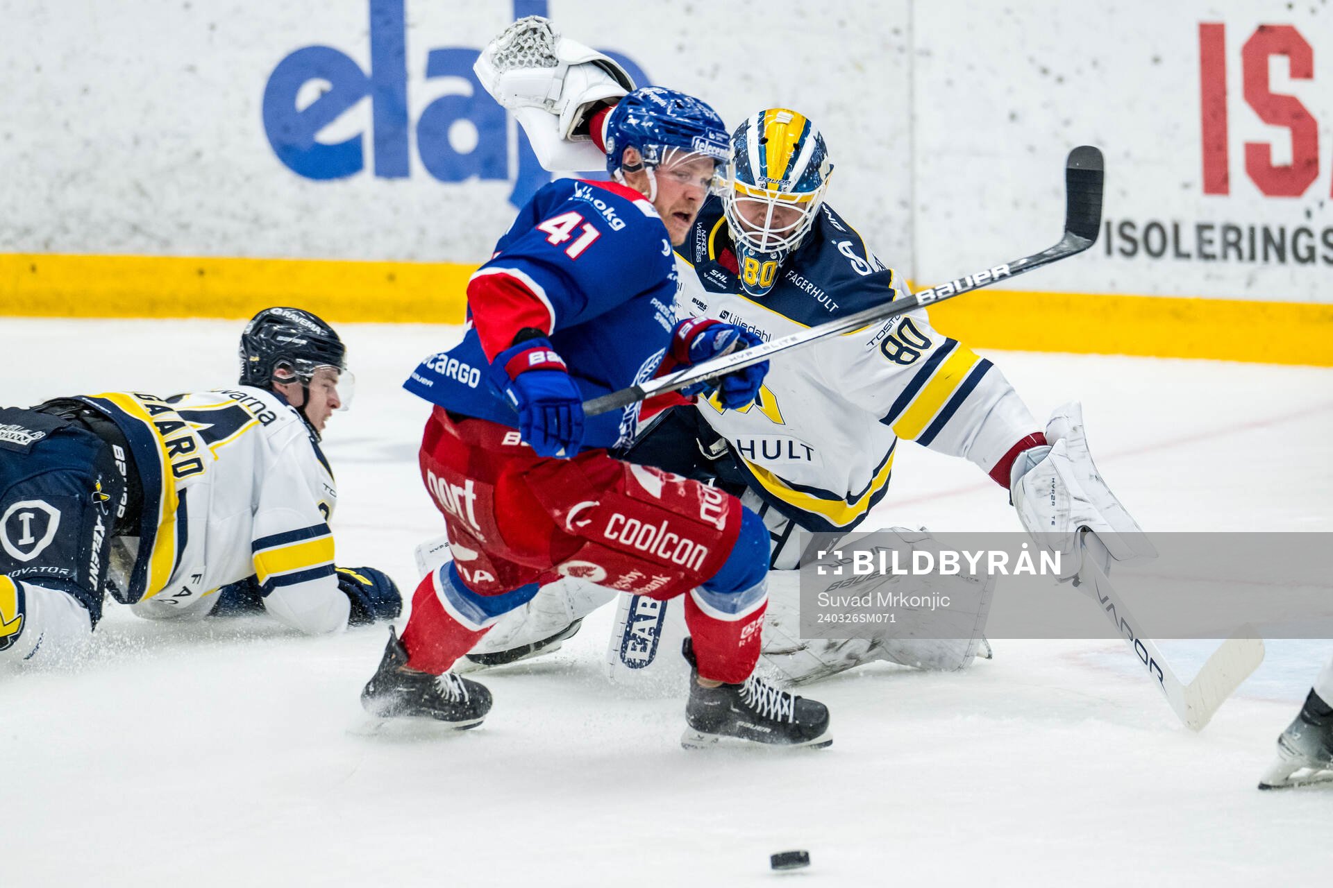 Oskarshamns Johan Johnsson och HV71s målvakt Frederik