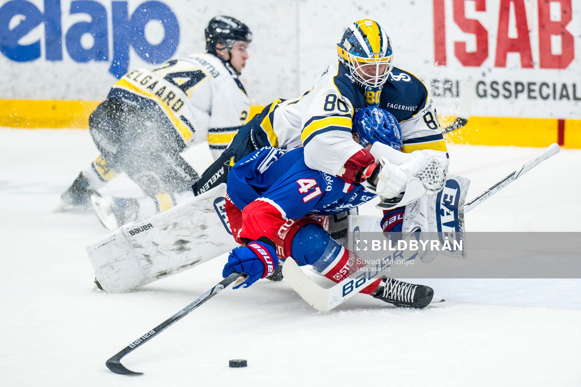 Oskarshamns Johan Johnsson och HV71s målvakt Frederik