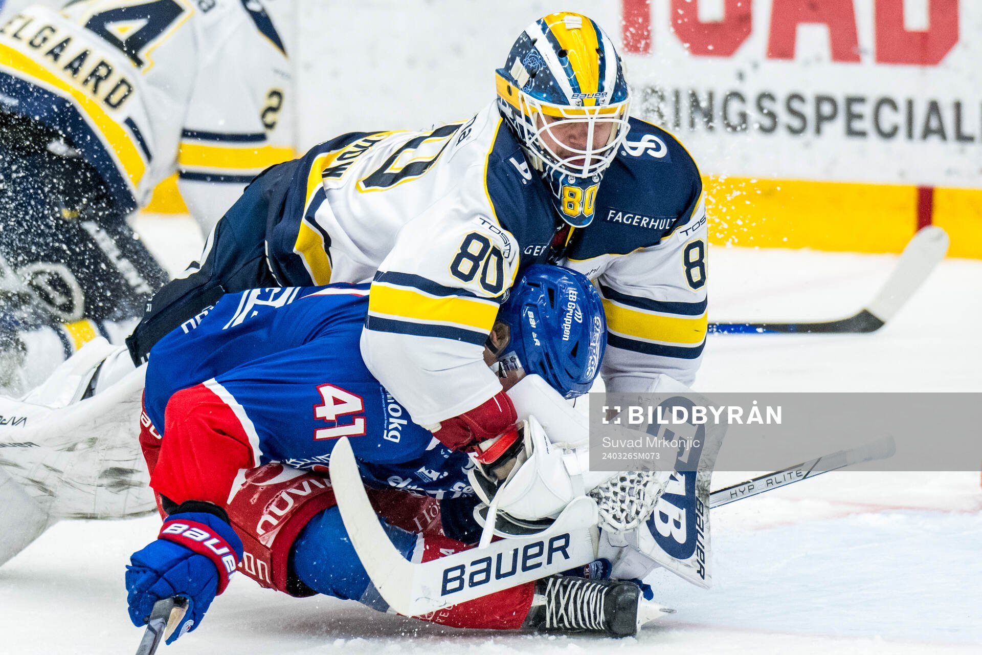 Oskarshamns Johan Johnsson och HV71s målvakt Frederik
