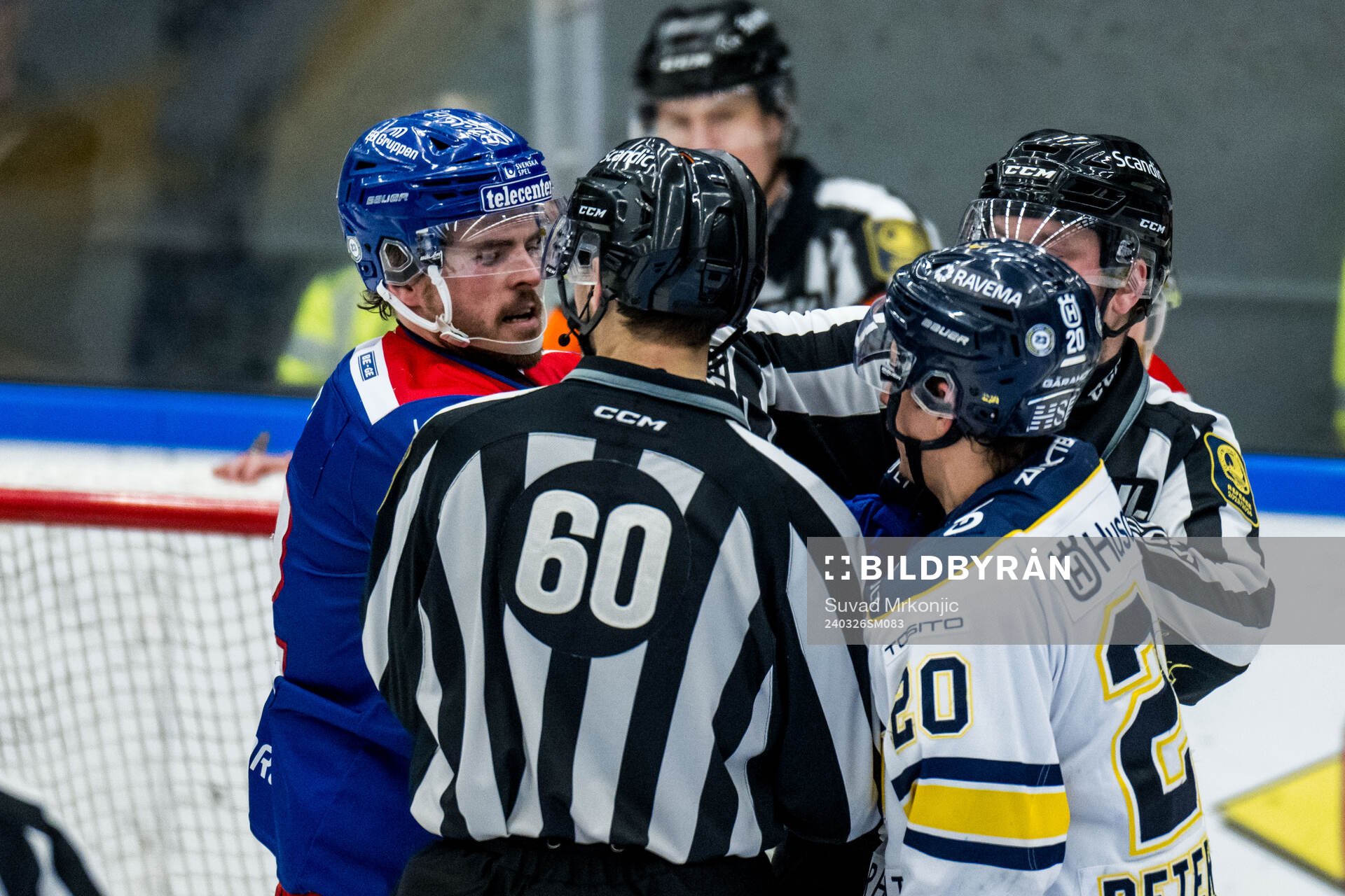 Oskarshamns Oscar Engsund och HV71s Andre Petersson