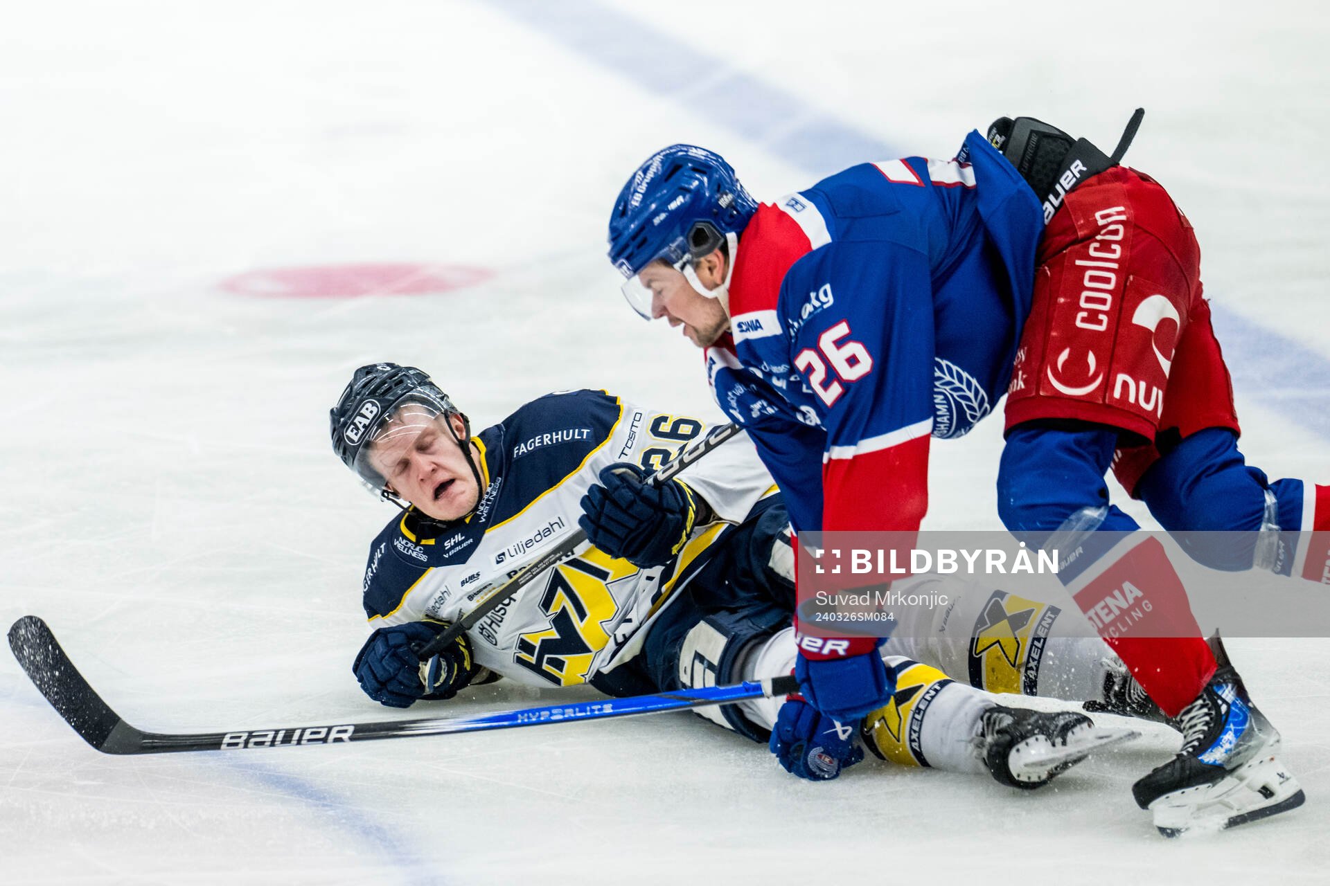 HV71s Tommi Tikka och Oskarshamns Lukas Pilö