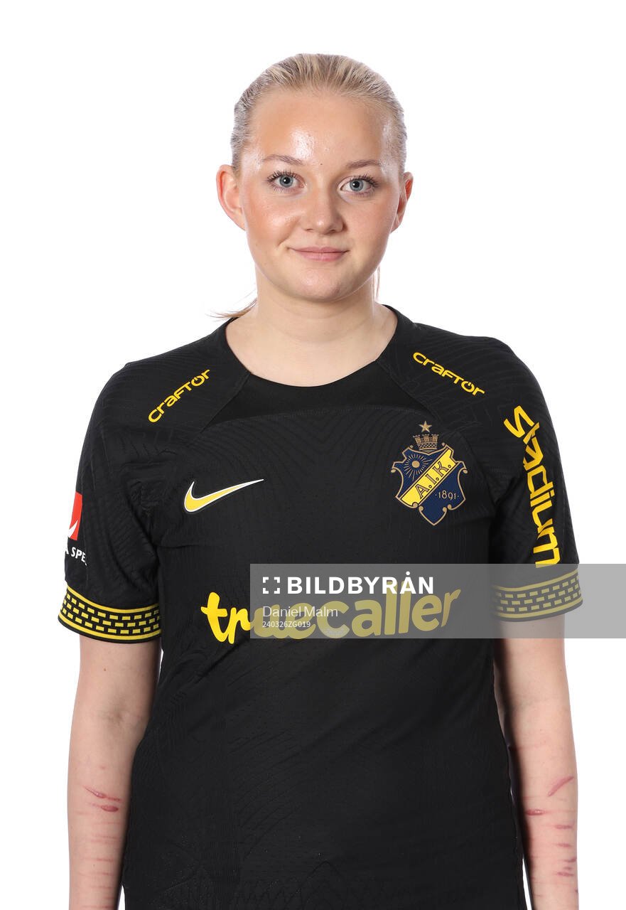 AIK:s Nova Furevik poserar för ett porträtt den 26 mars 2024 i Stockholm.
