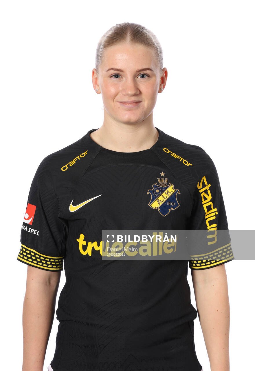 AIK:s Emelie Jansson poserar för ett porträtt den 26 mars 2024 i Stockholm.