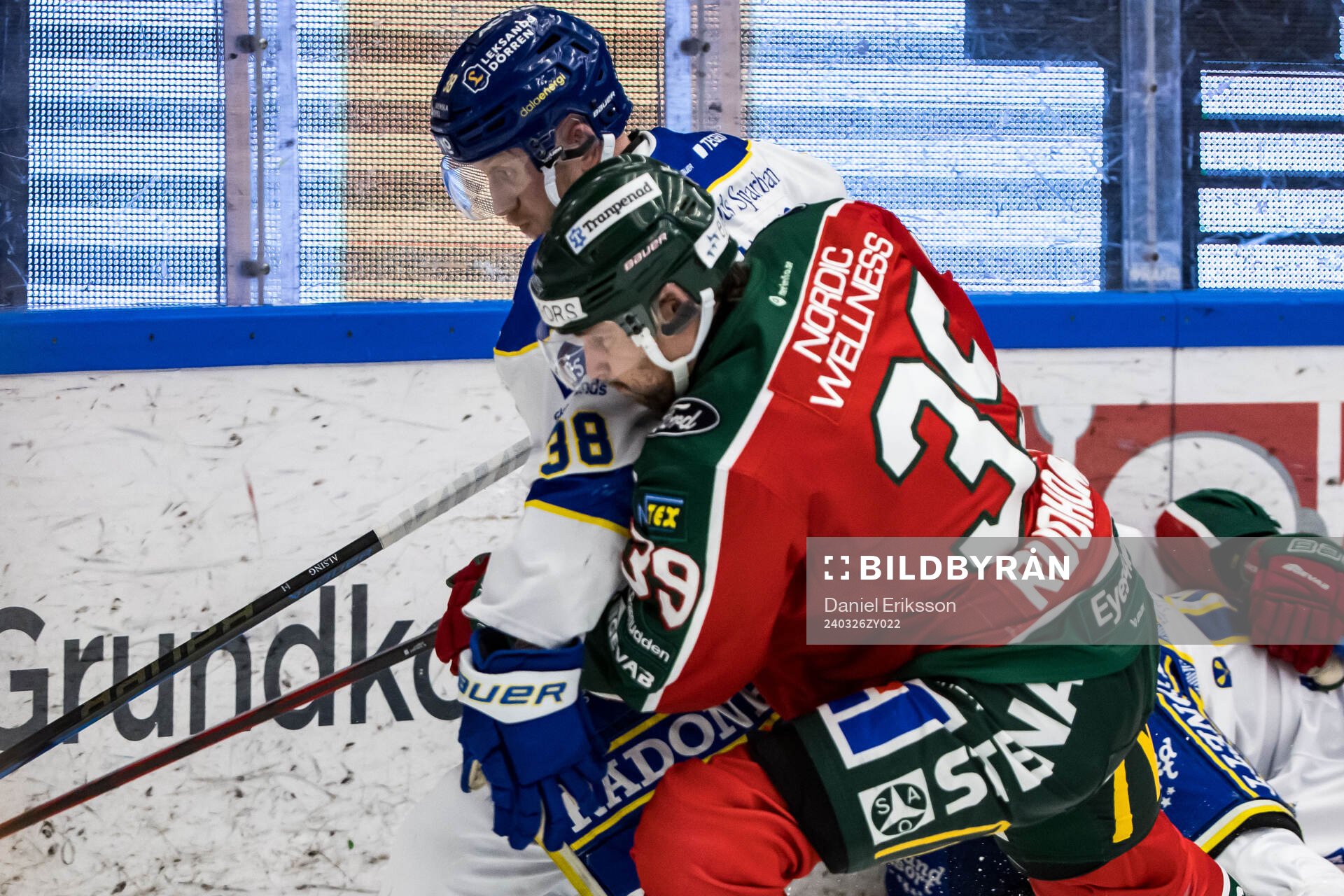 Leksands Olle Alsing och Frölundas Mikael Ruohomaa