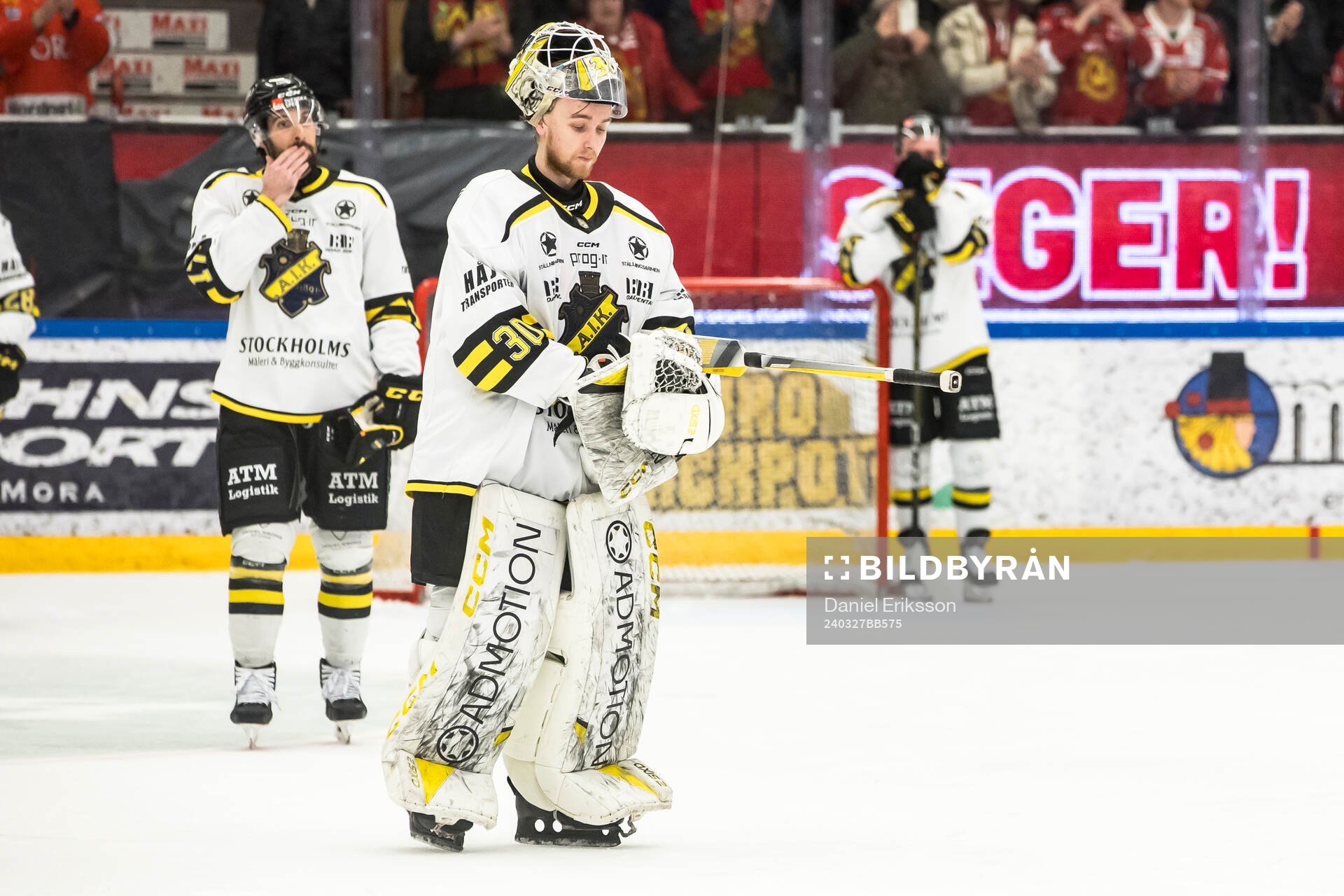 AIKs målvakt Tobias Normann deppar
