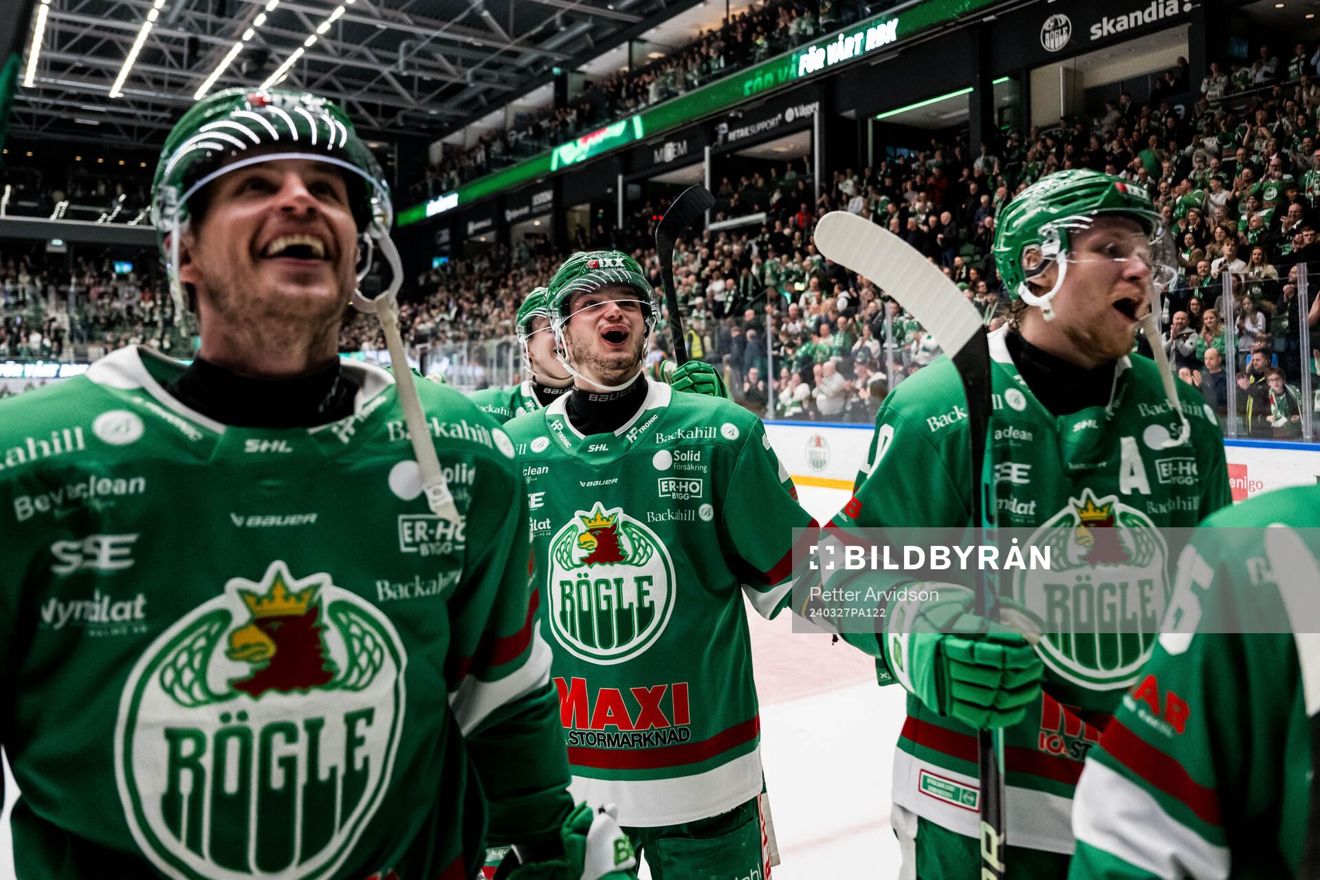 Rögles Brandon Davidson och Henry Bowlby jublar