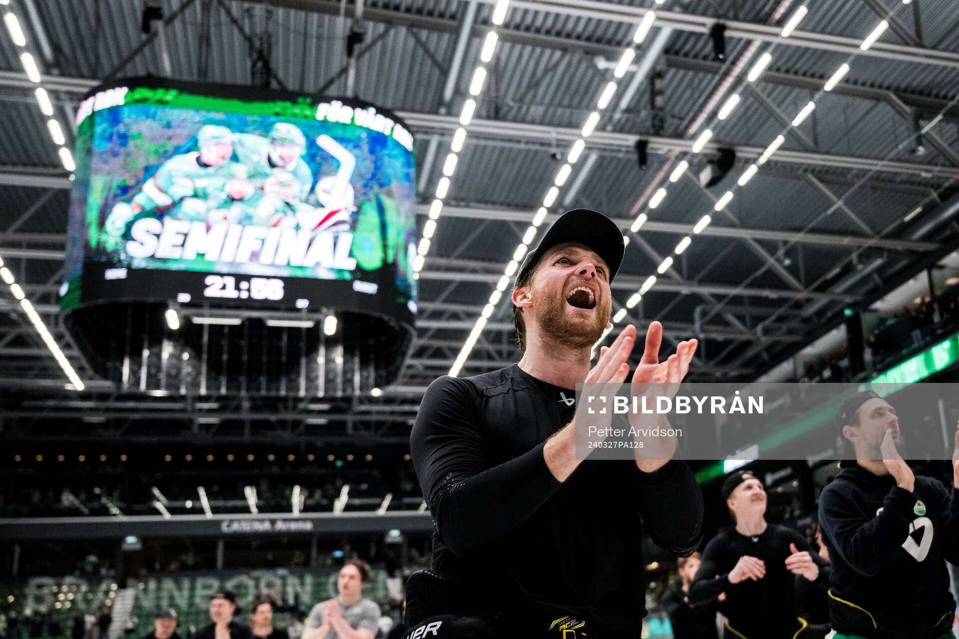 Rögles Simon Ryfors jublar