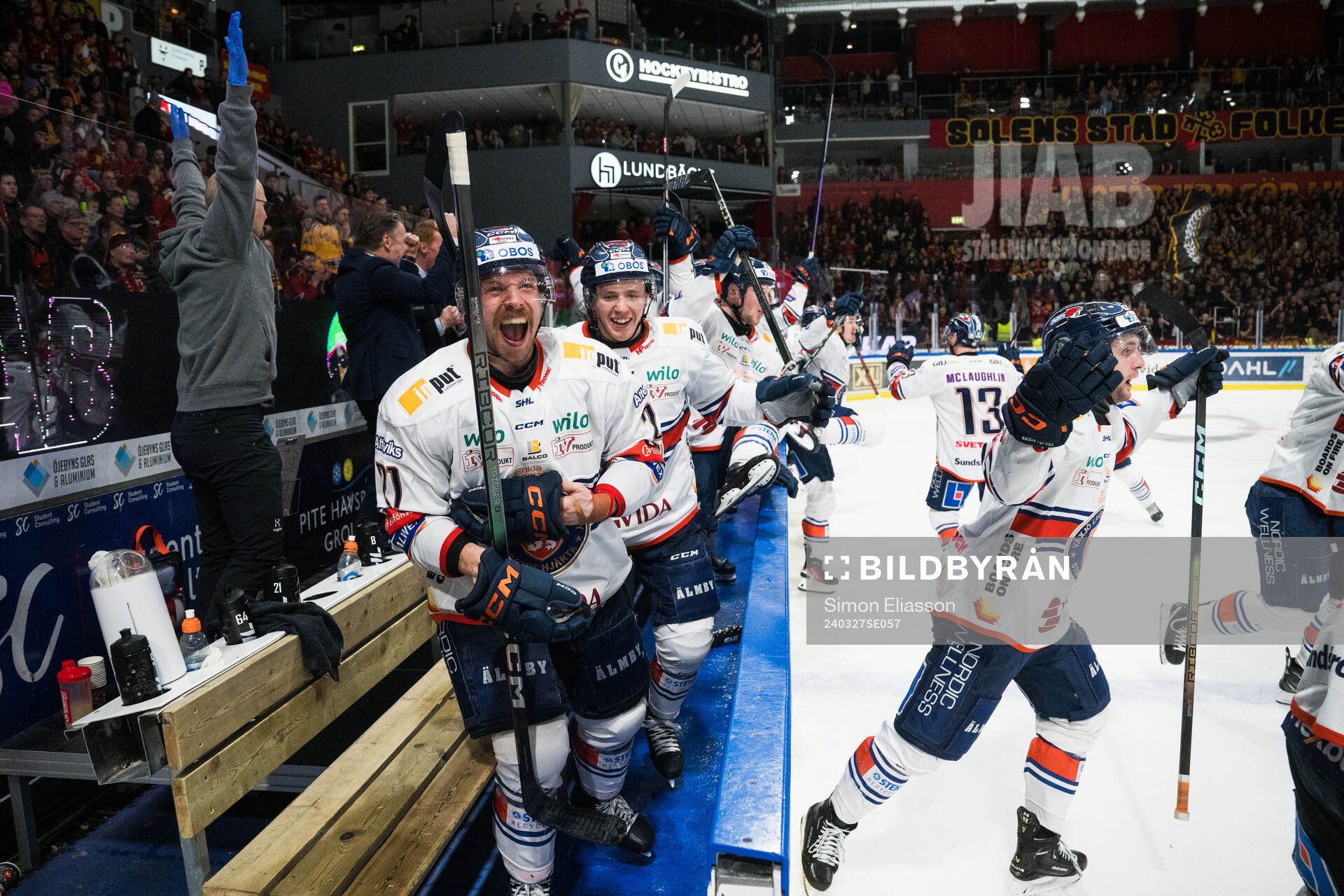 Växjös Brian Cooper jublar