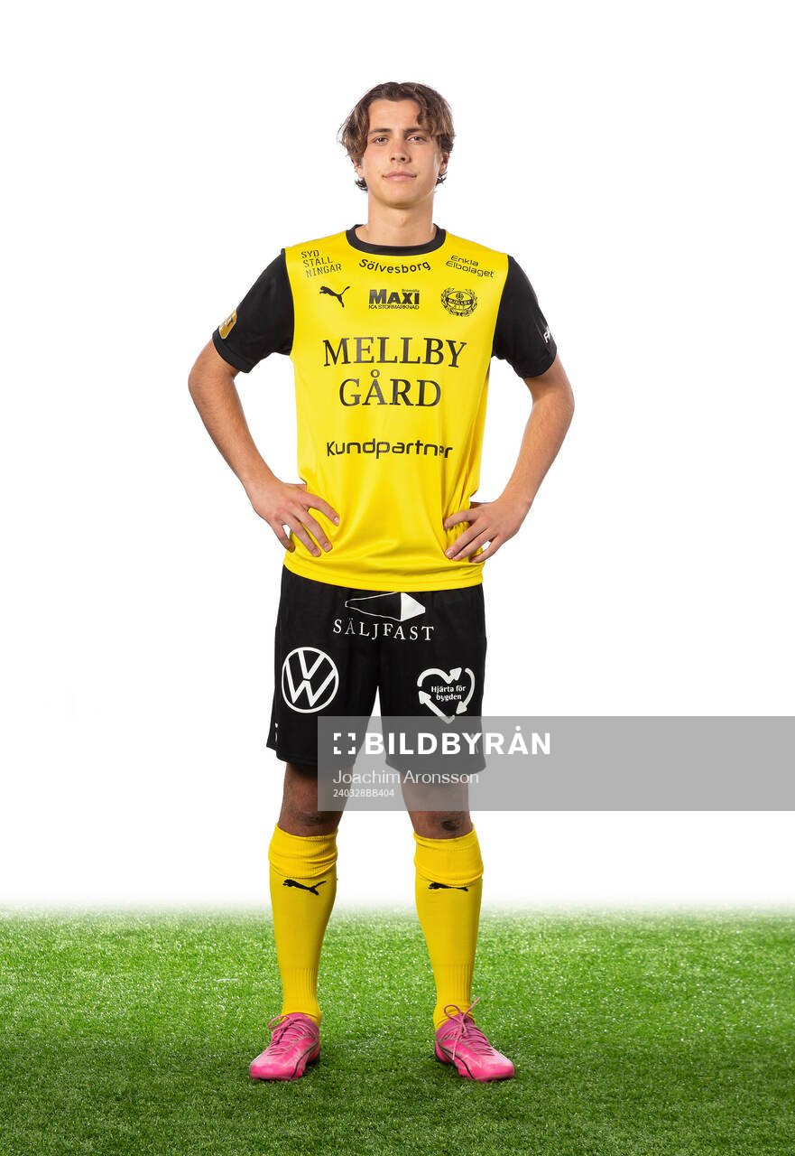 Mjällbys Liam Svensson poserar för ett porträtt den 28 mars 2024 i Sölvesborg.