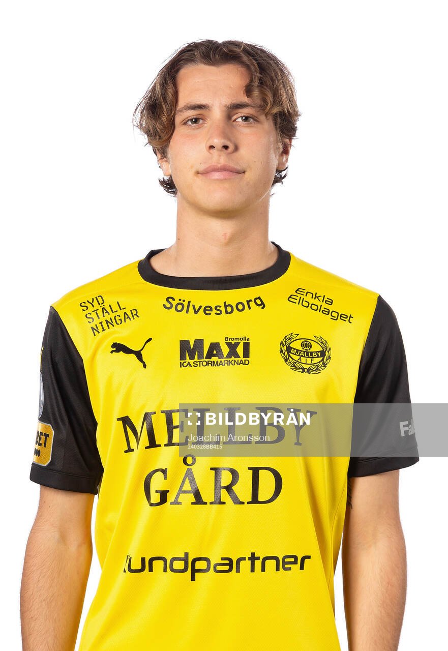 Mjällbys Liam Svensson poserar för ett porträtt den 28 mars 2024 i Sölvesborg.