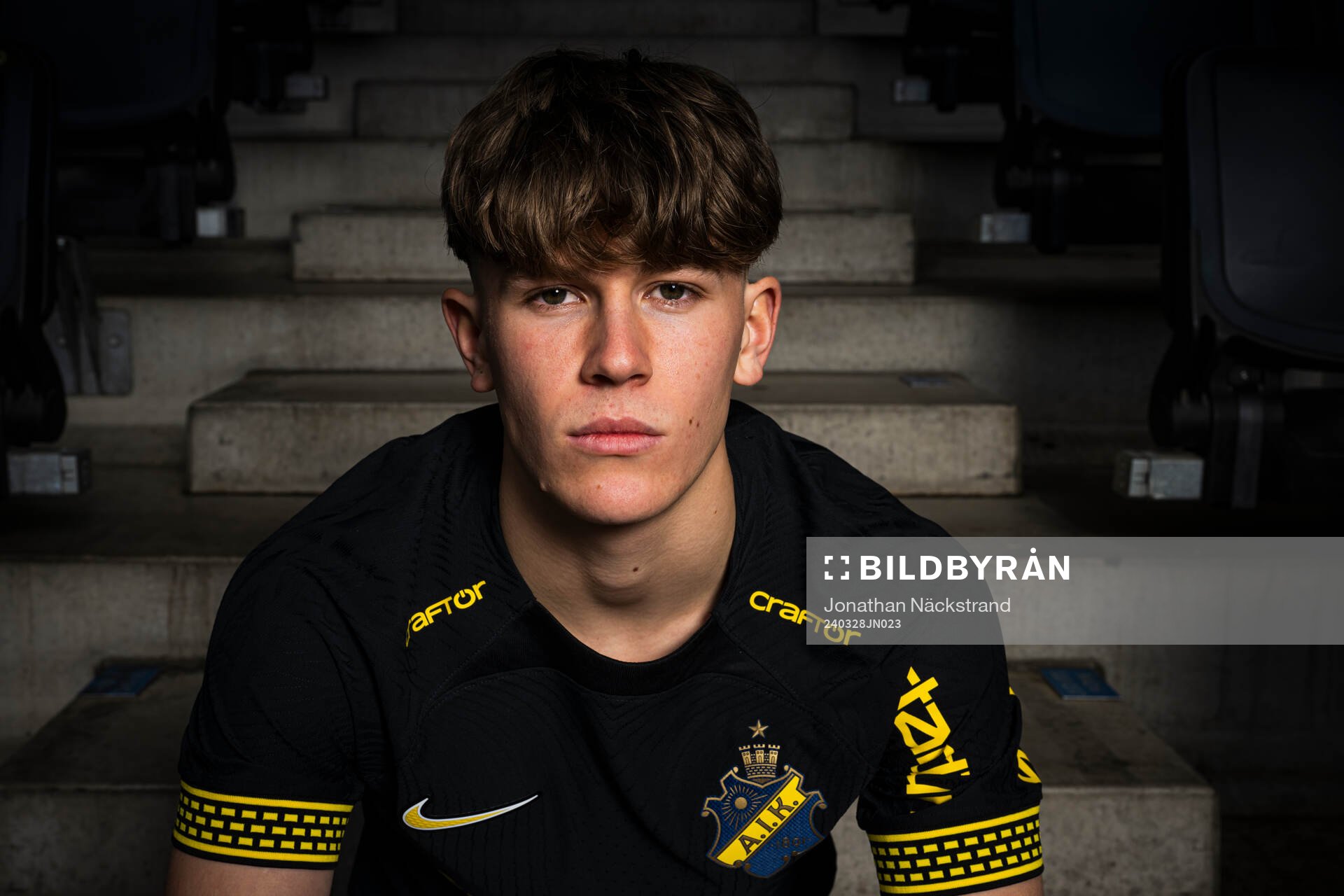 AIKs Aaron Stoch Rydell poserar för ett porträtt i samband med att han presenterats som ett nyförvärv av AIK den 28 mars 2024 i Stockholm.