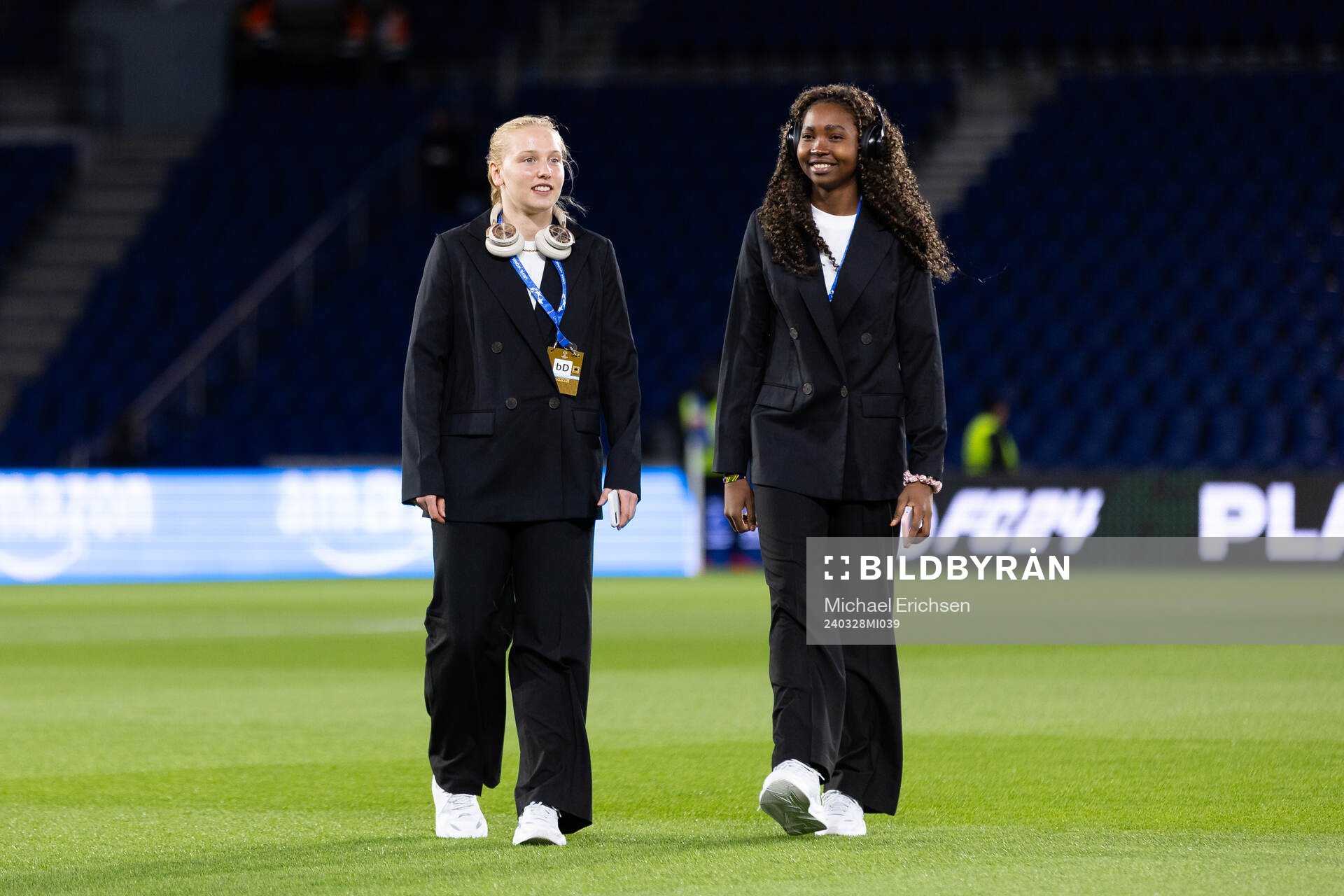 Johanna Fossdalsá Sørensen and Aisha Masaka of Häcken