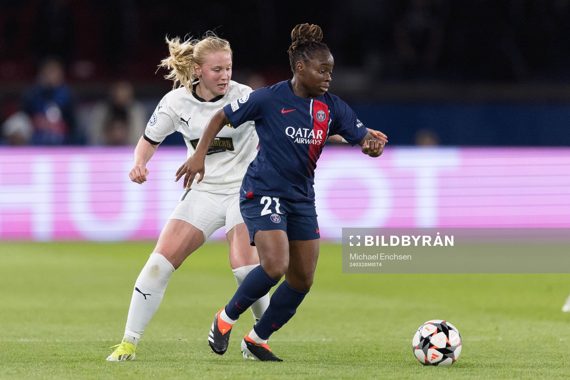 Johanna Fossdalsá Sørensen of Häcken and Sandy Baltimore