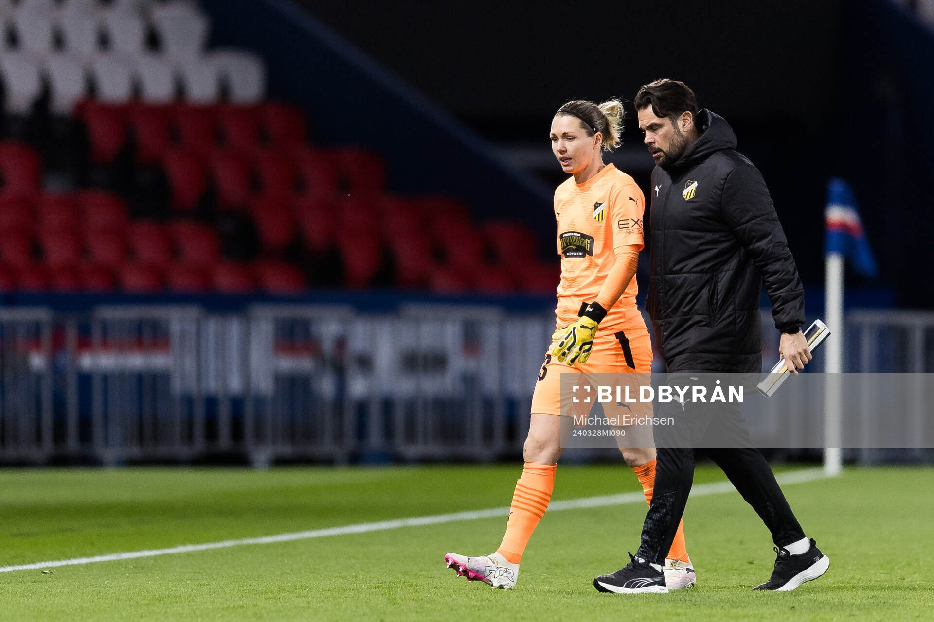 Jennifer Falk and Goalkeeper coach Mattias Gustafsson of