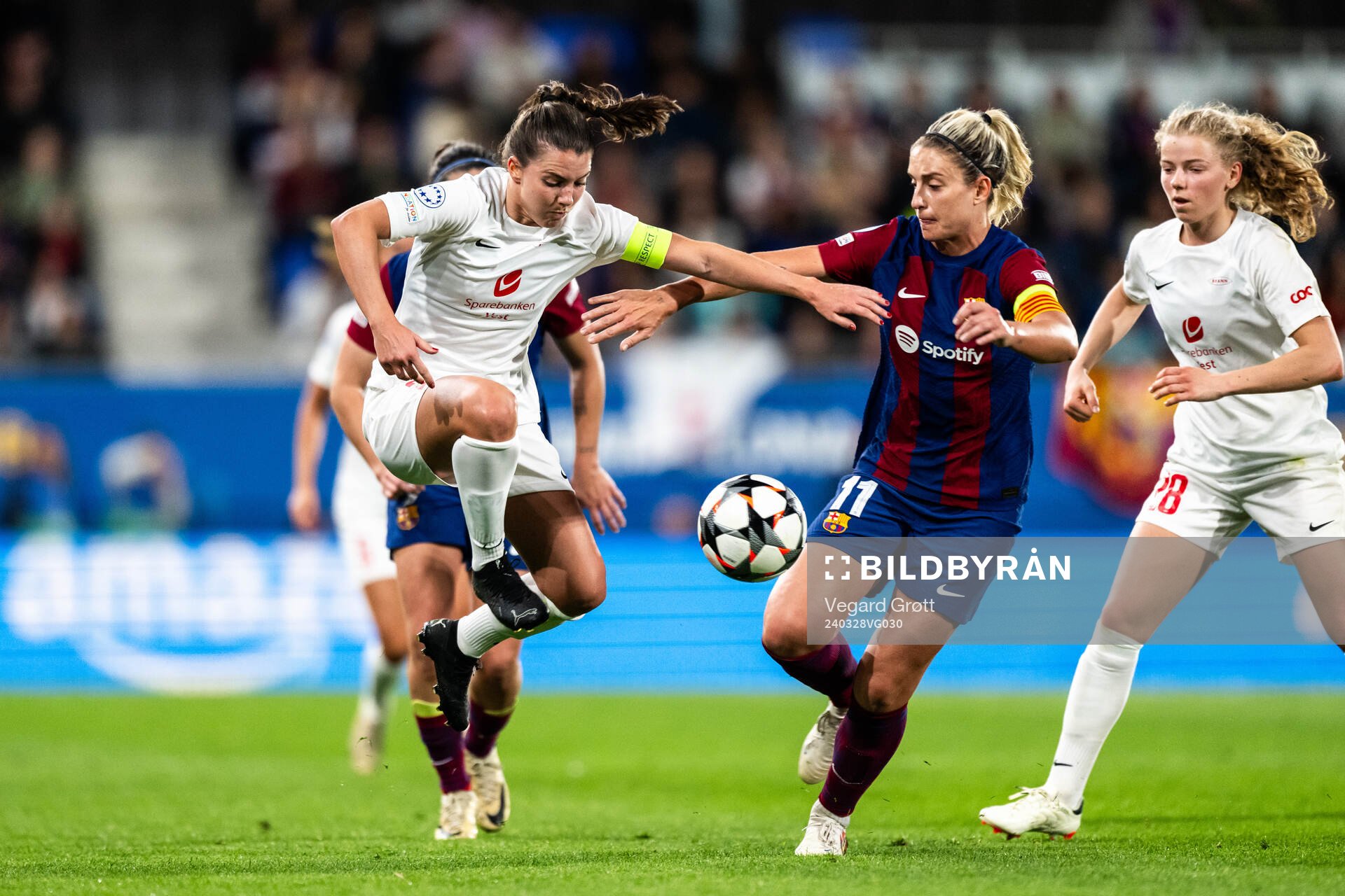 Cecilie Redisch Kvamme of Brann and Alexia Putellas of