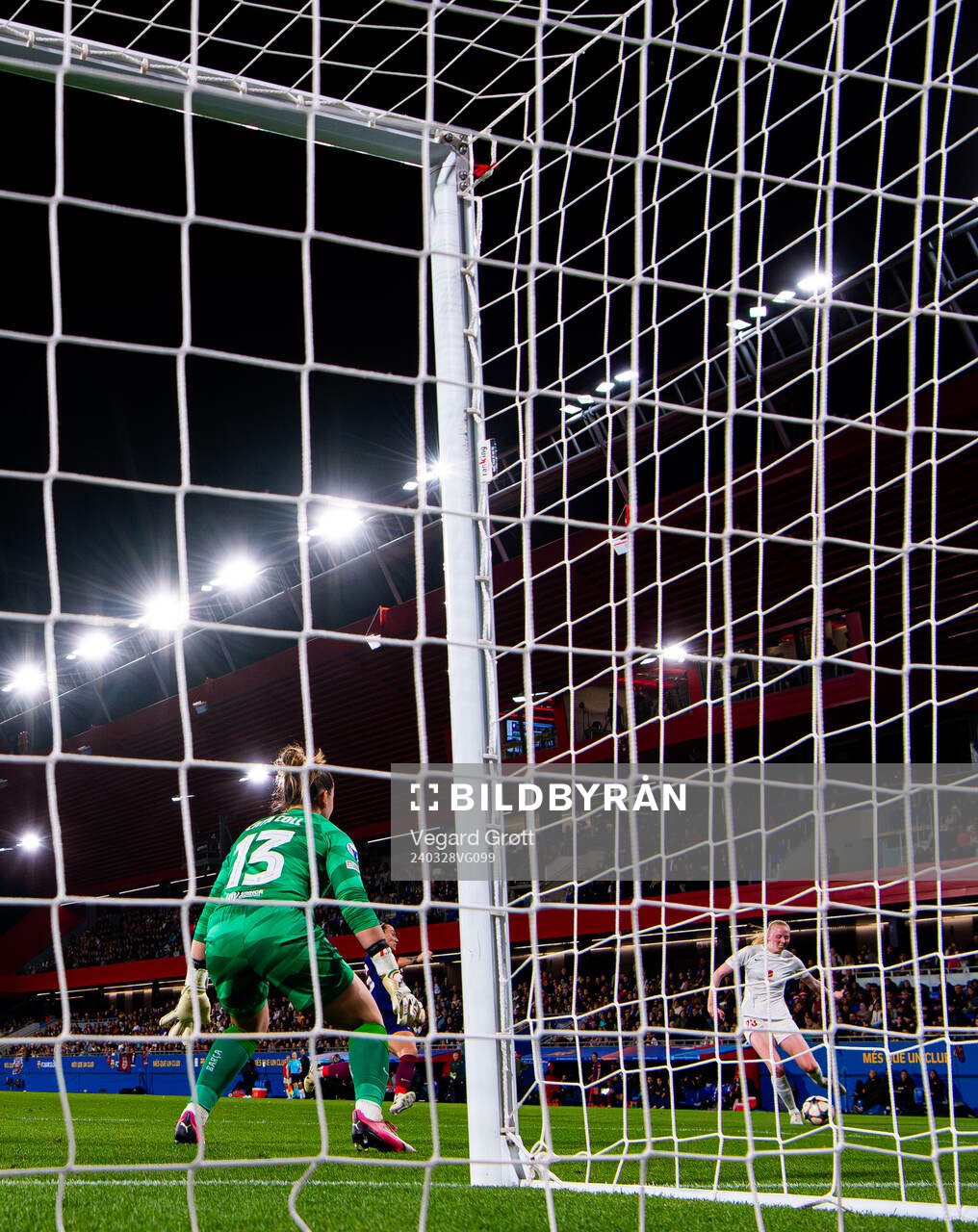 Tomine Svendheim of Brann scores the 2-1 goal behind