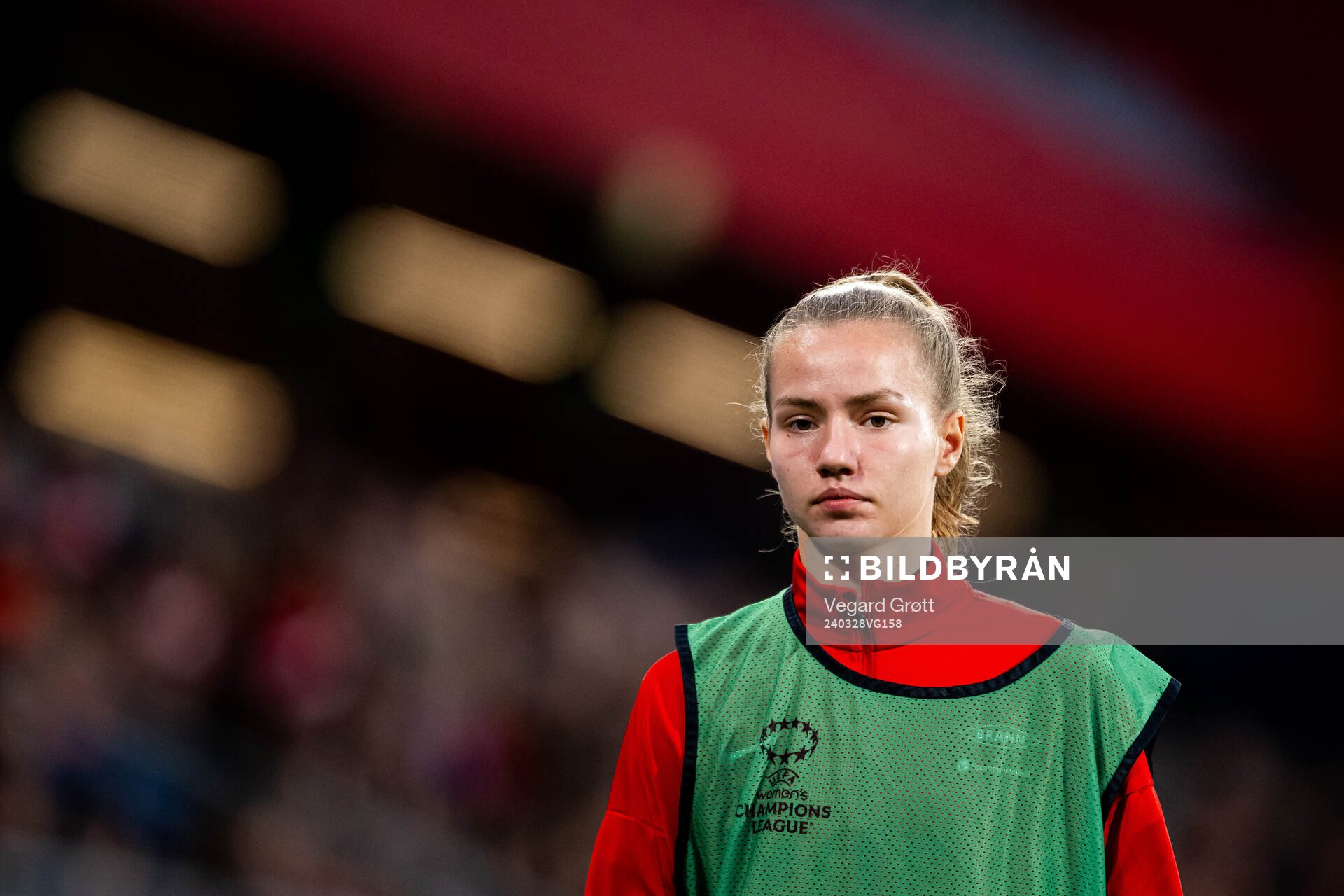 Sara Ritter of Brann warms up