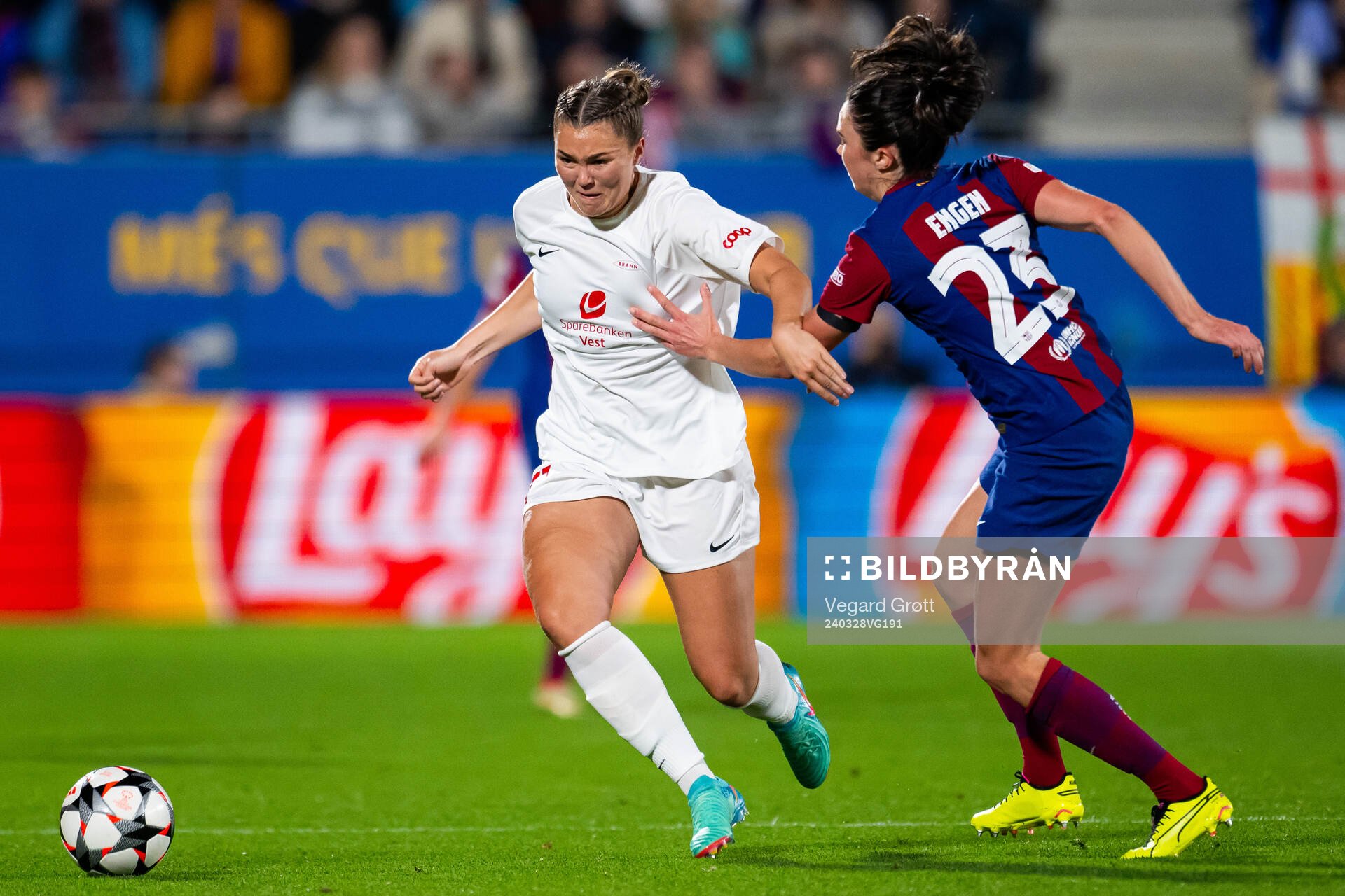 Anna Nerland Aahjem of Brann and Ingrid Syrstad Engen of