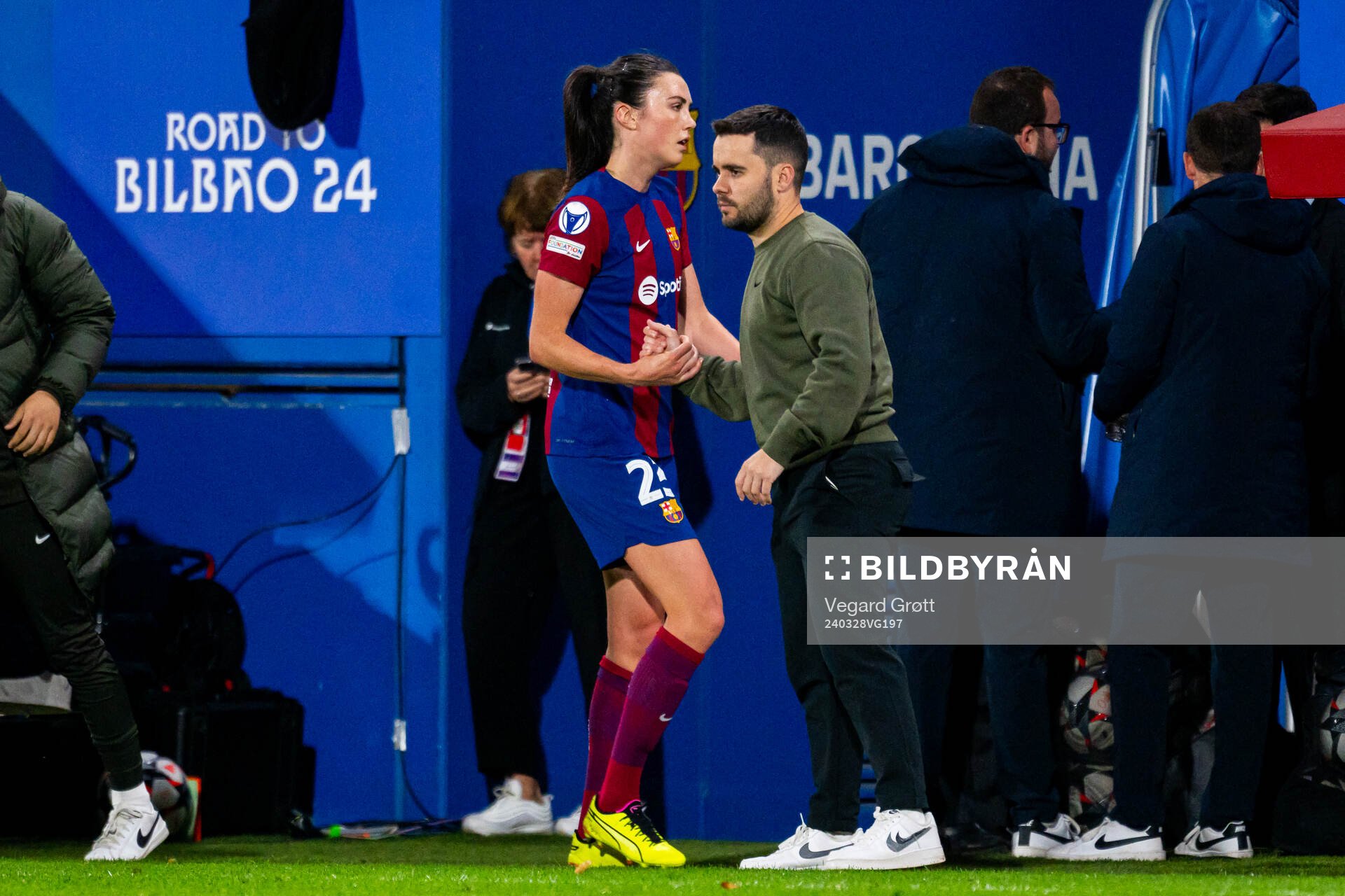 Ingrid Syrstad Engen and Jonatan Giráldez, head coach of