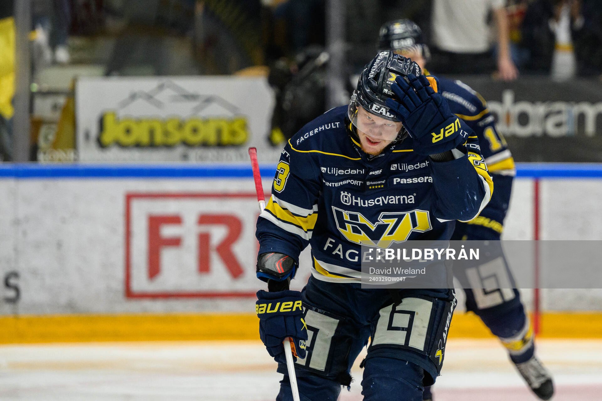 HV71s Åke Stakkestad jublar