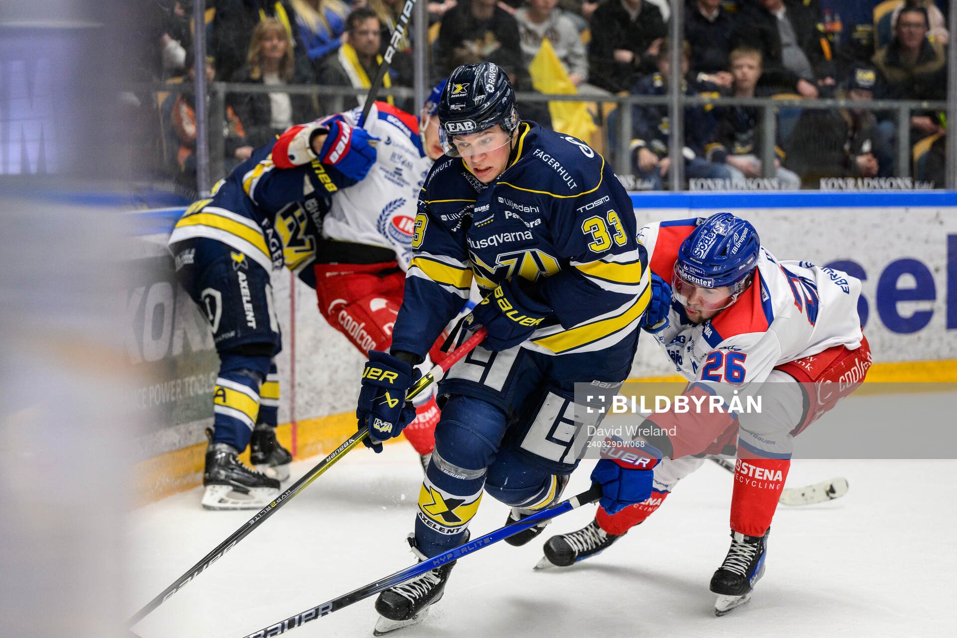 HV71s Måns Lindbäck och Oskarshamns Lukas Pilö