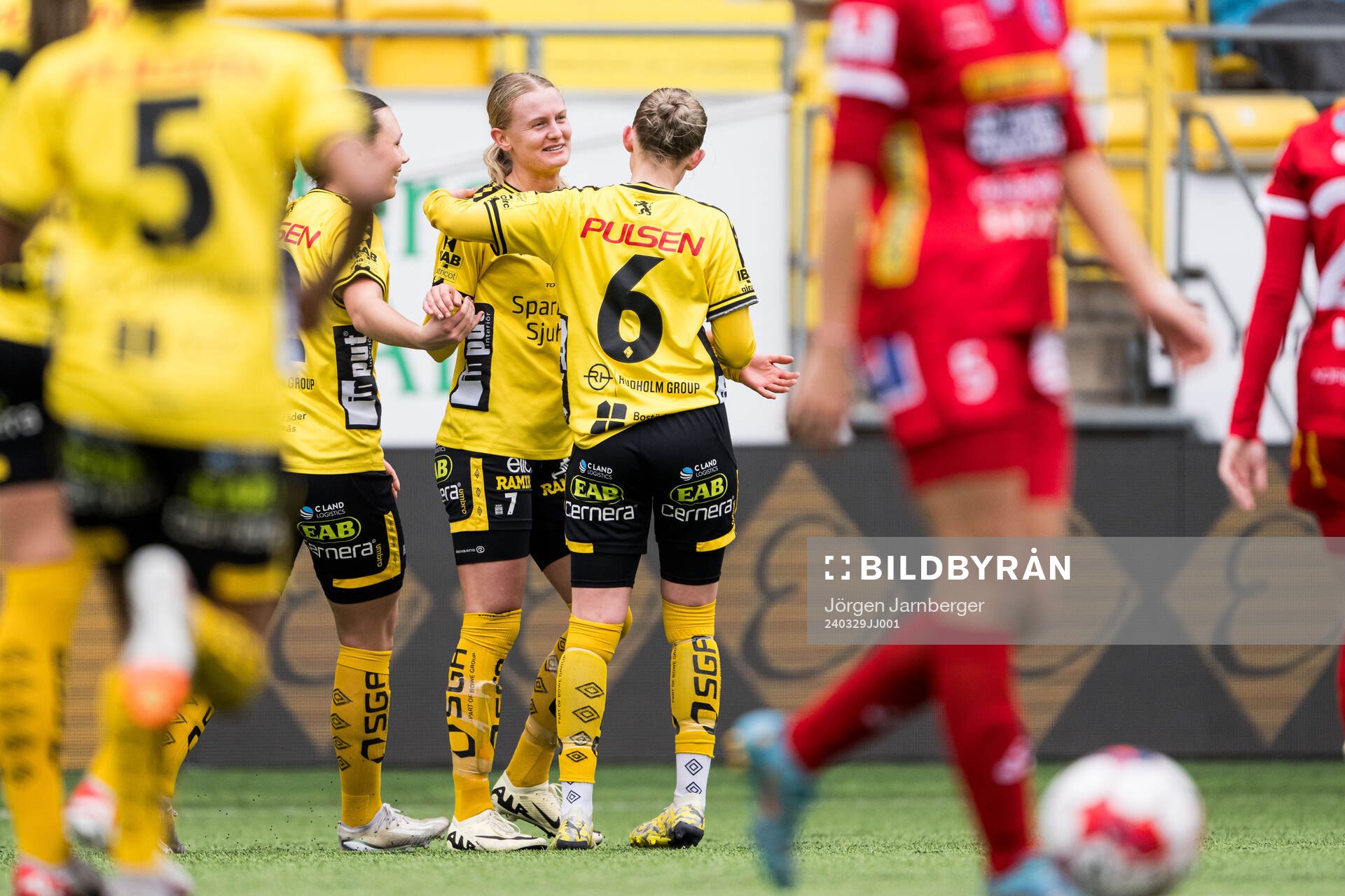 Elfsborgs Hanna Jiozon jublar efter 4-0 under träningsmatchen mellan Elfsborg och Rössö den 29 mars 2024 i Borås. 