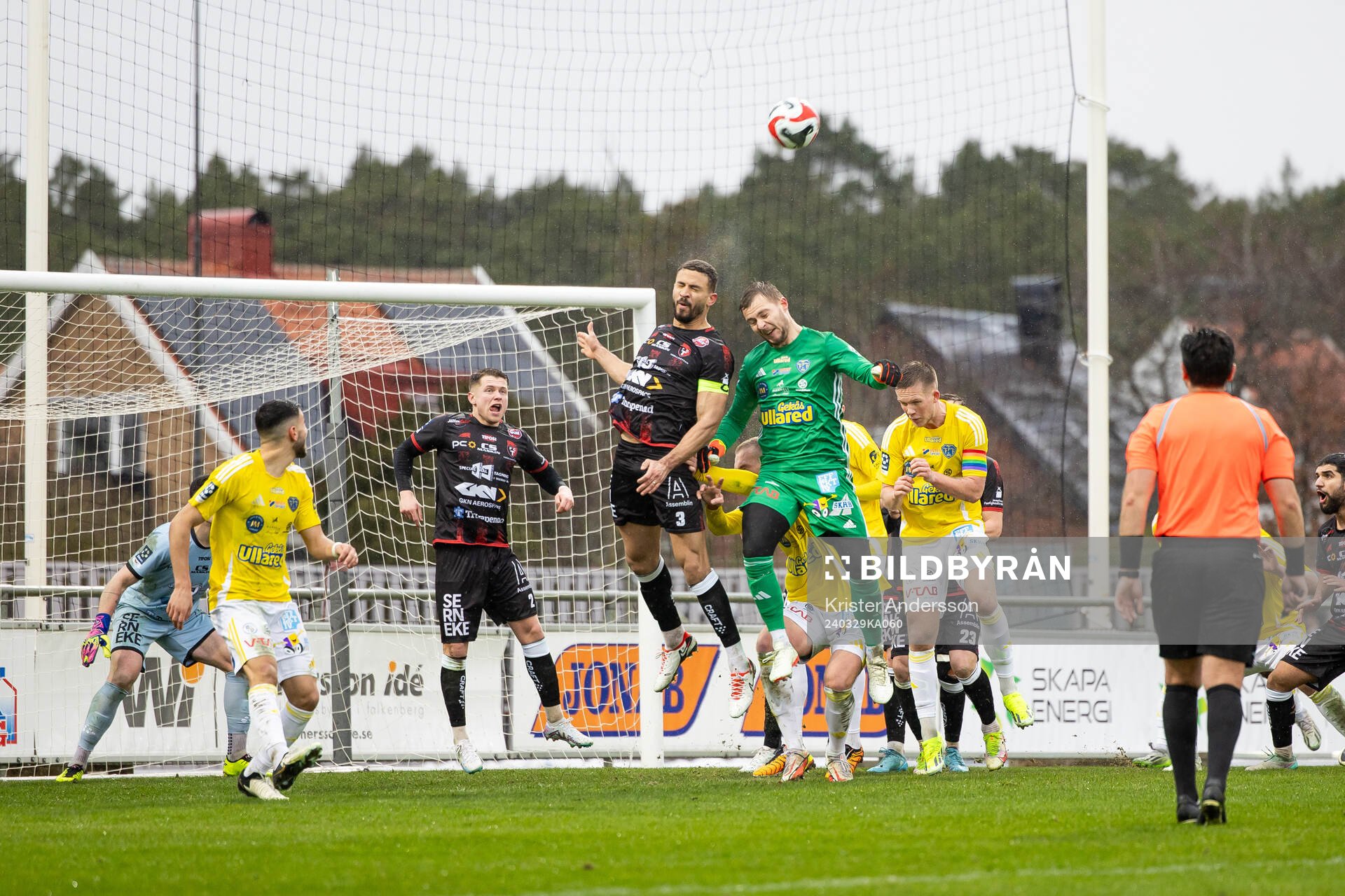Trollhättans Fábio De Sousa Silva och Falkenbergs