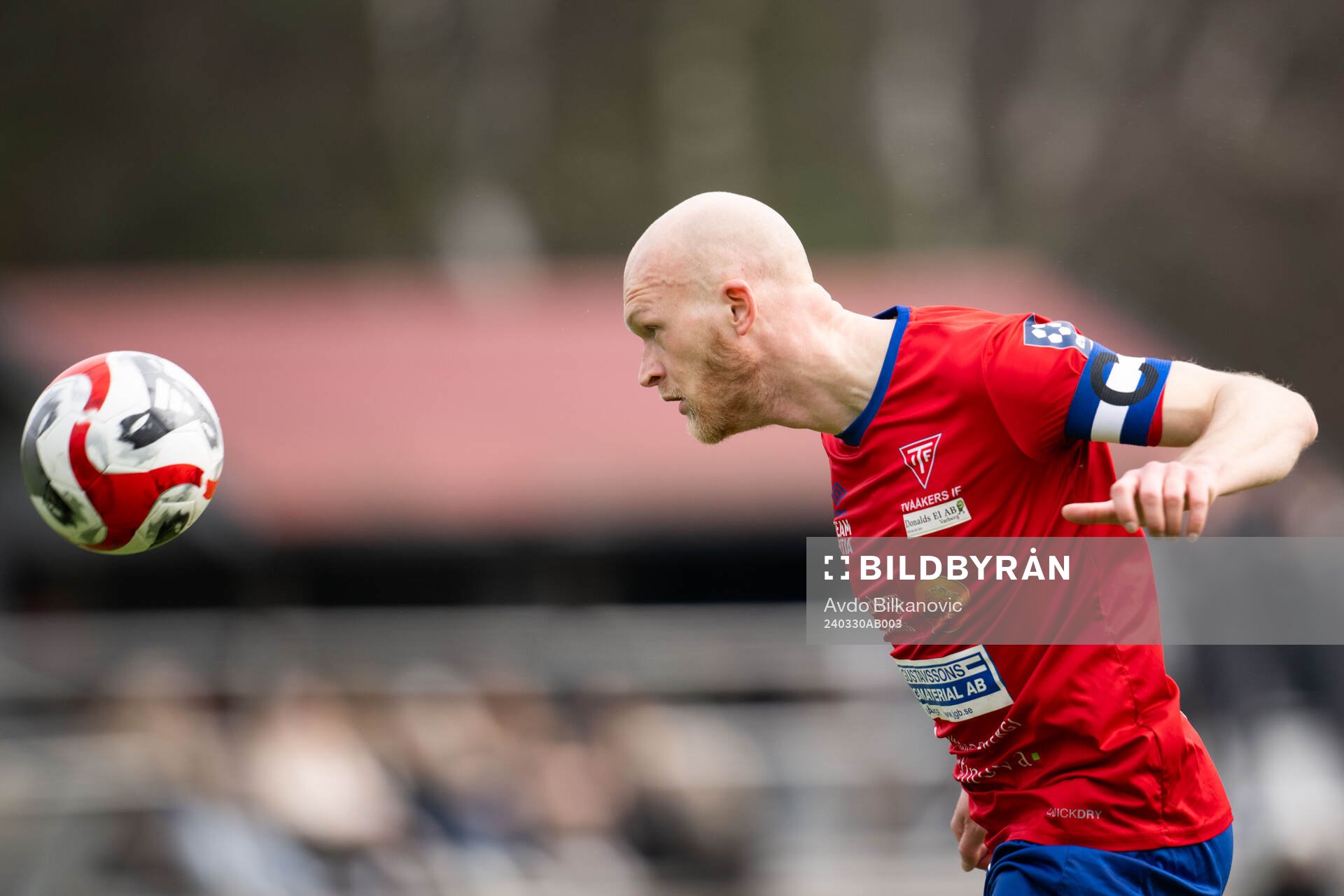 Tvååkers IFs Viktor Nilsson under fotbollsmatchen i Division 1 södra mellan Eskilsminne och Tvååkers IF den 30 mars 2024 i Helsingborg.