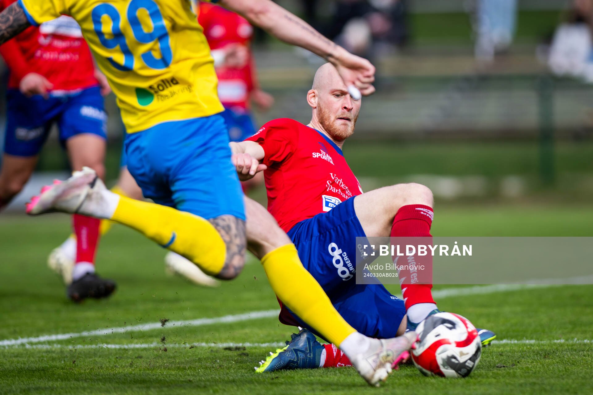 Tvååkers IFs Viktor Nilsson under fotbollsmatchen i Division 1 södra mellan Eskilsminne och Tvååkers IF den 30 mars 2024 i Helsingborg.