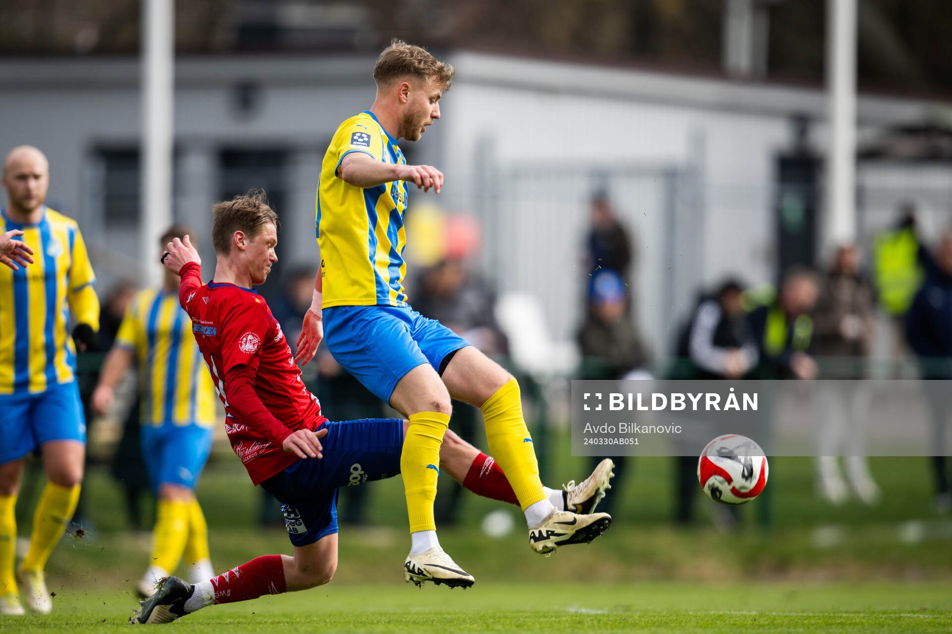 Eskilsminnes Oliver Åkerman och Tvååkers IFs Isak Wiman