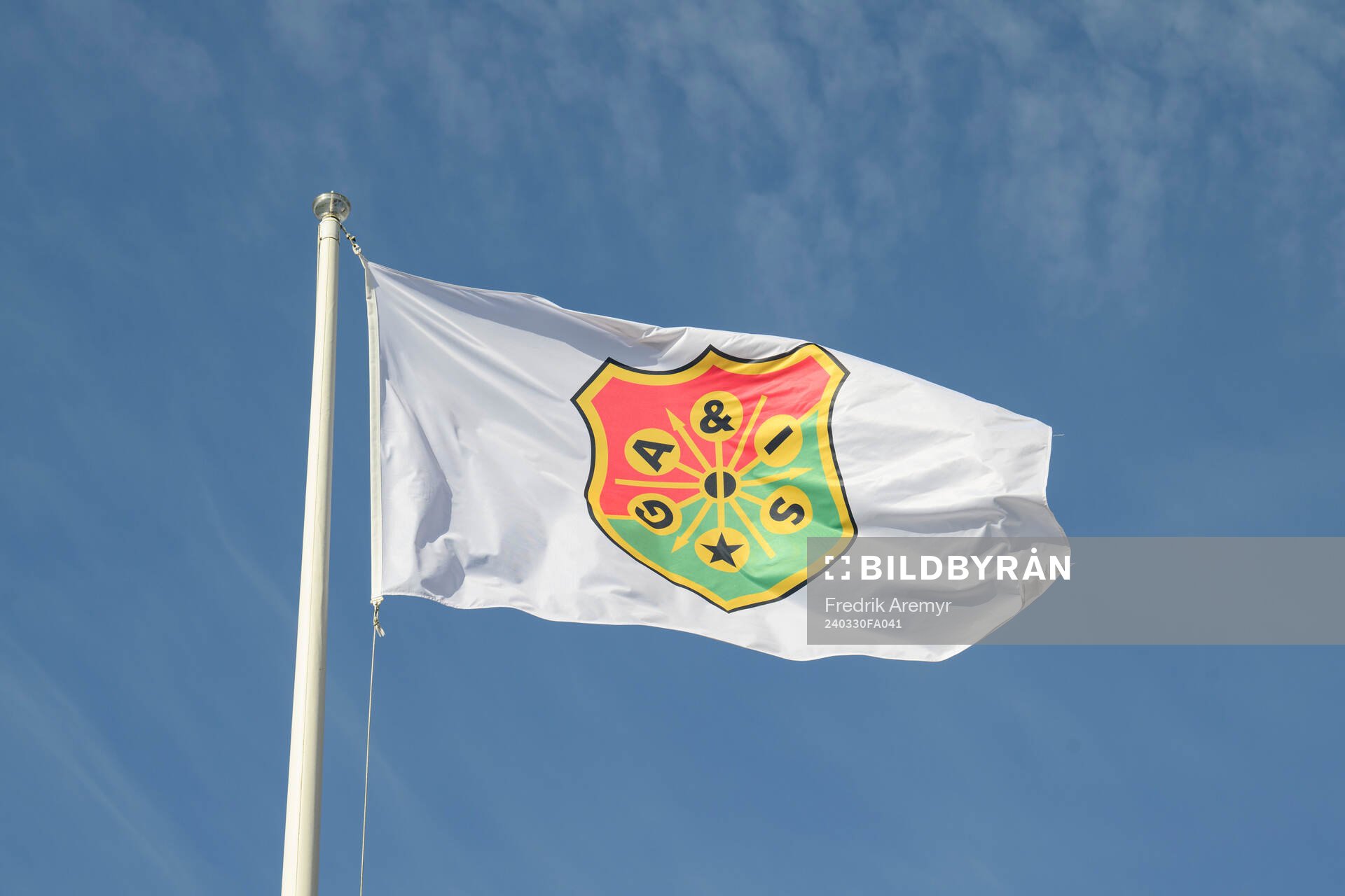 En flagga med GAIS klubbmärke