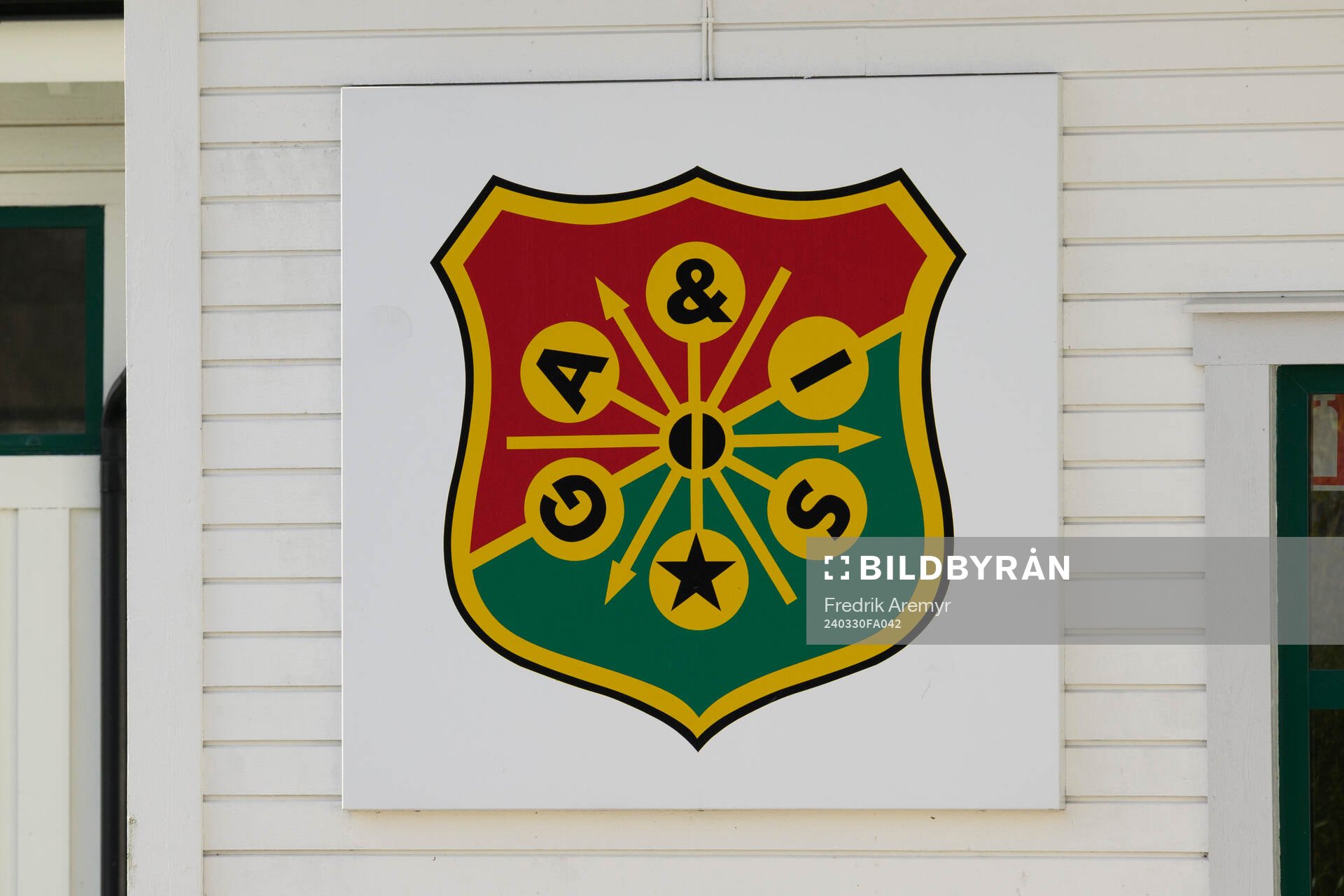 GAIS klubbmärke under en träning med GAIS den 30 mars 2024 i Göteborg. 