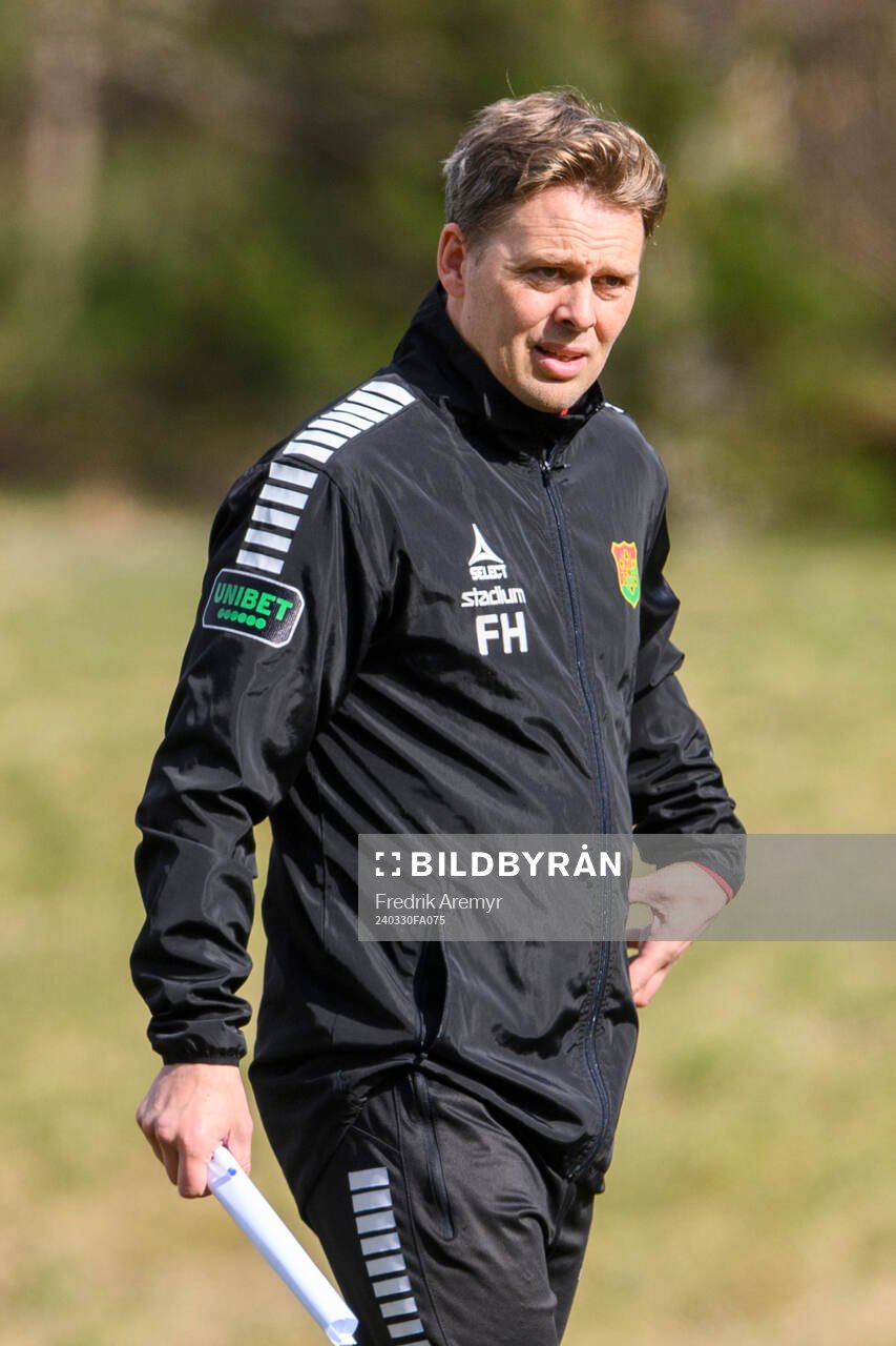 tränare Fredrik Holmberg