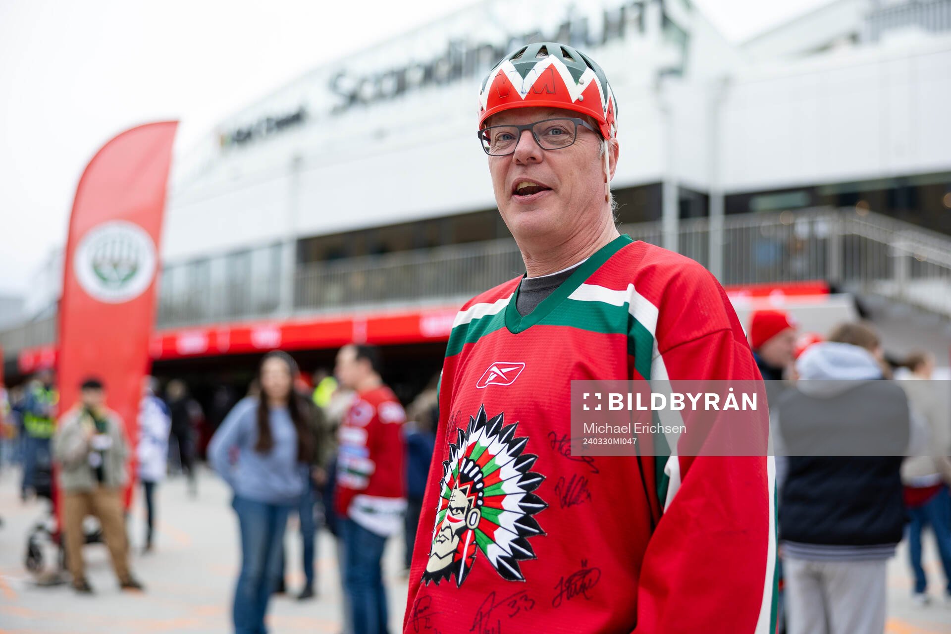 En Frölunda supporter innan kvartsfinal fem i SHL mellan