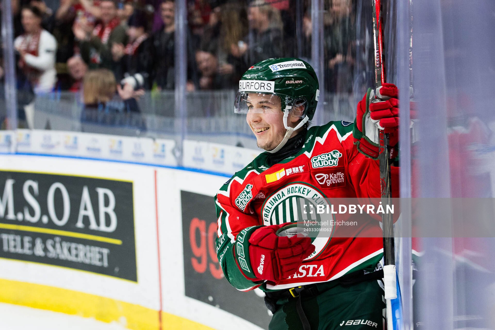 Frölundas Jere Innala jublar