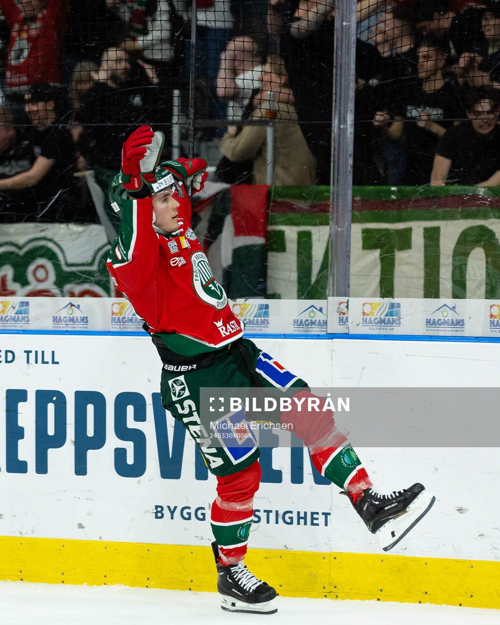 Frölundas Jere Innala jublar