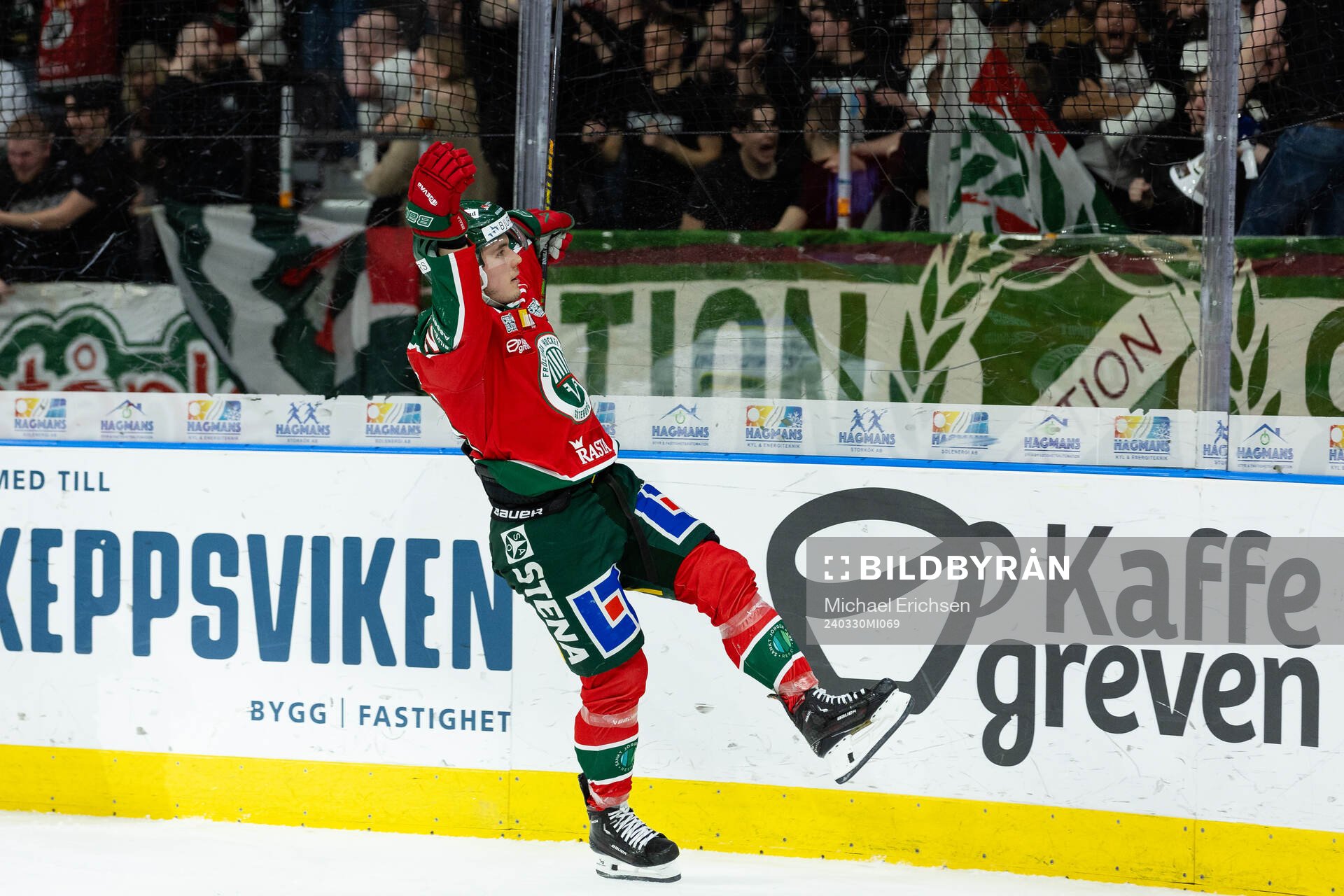 Frölundas Jere Innala jublar