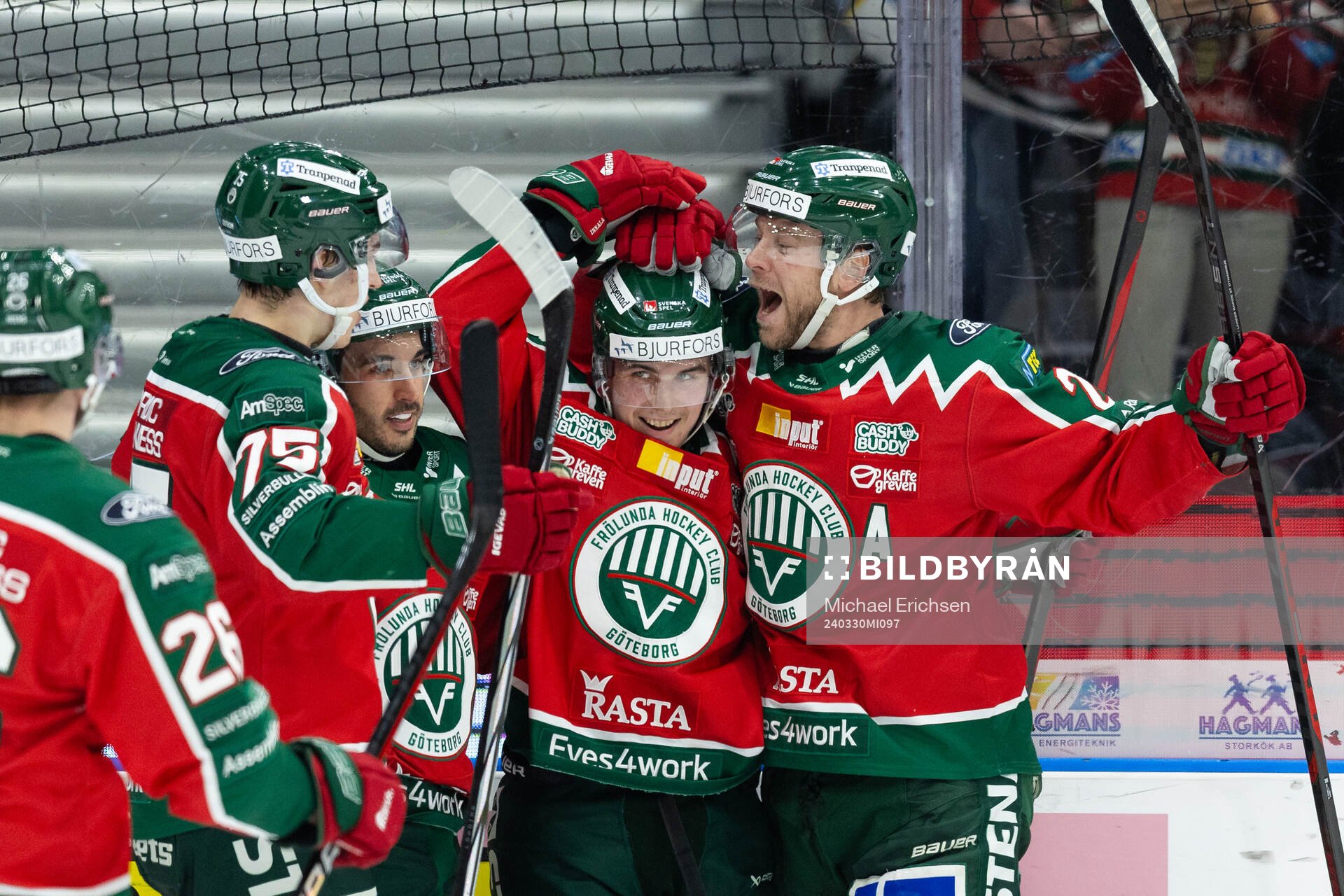 Frölundas Jere Innala jublar