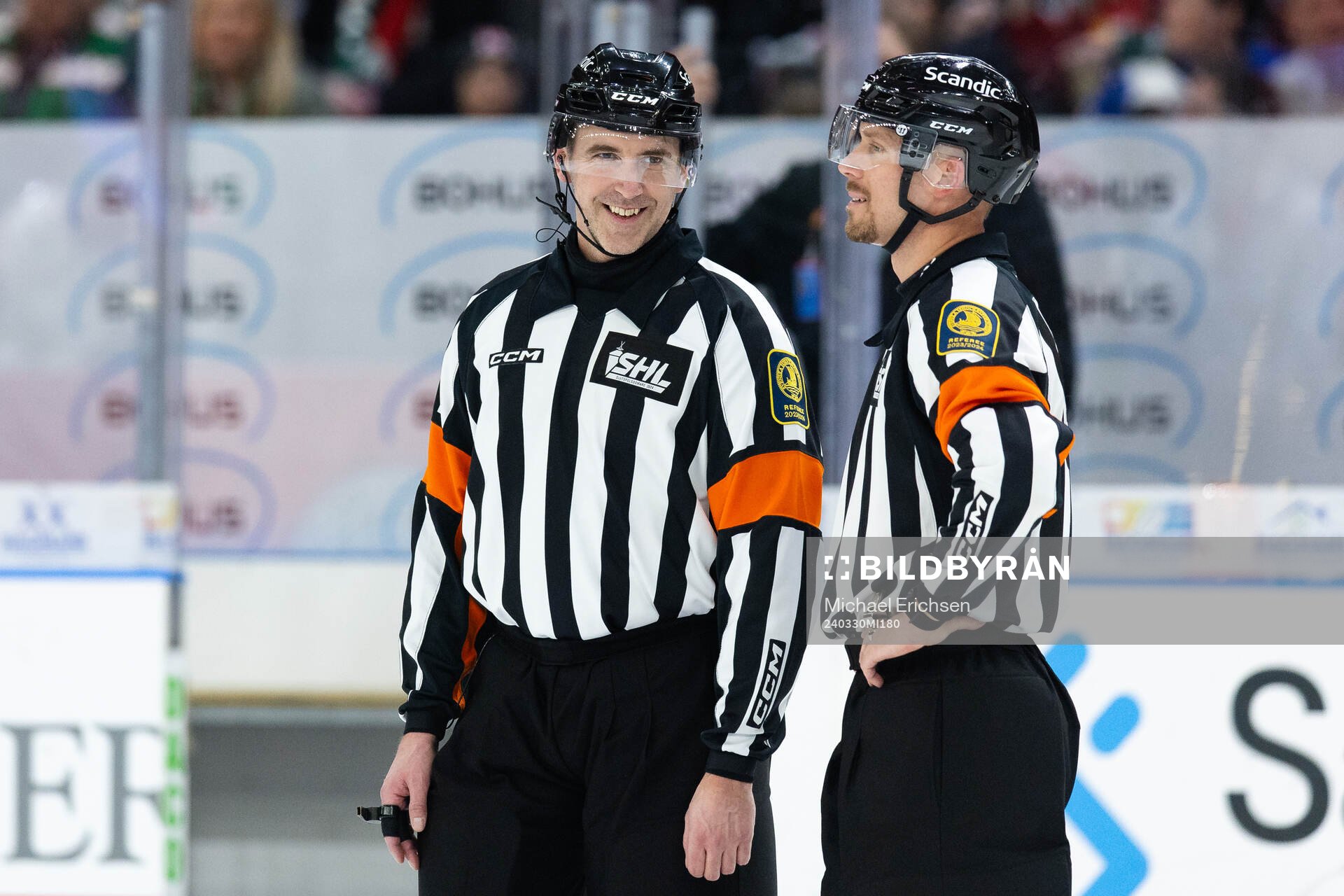 Domare Linus Öhlund och domare Andreas Harnebring