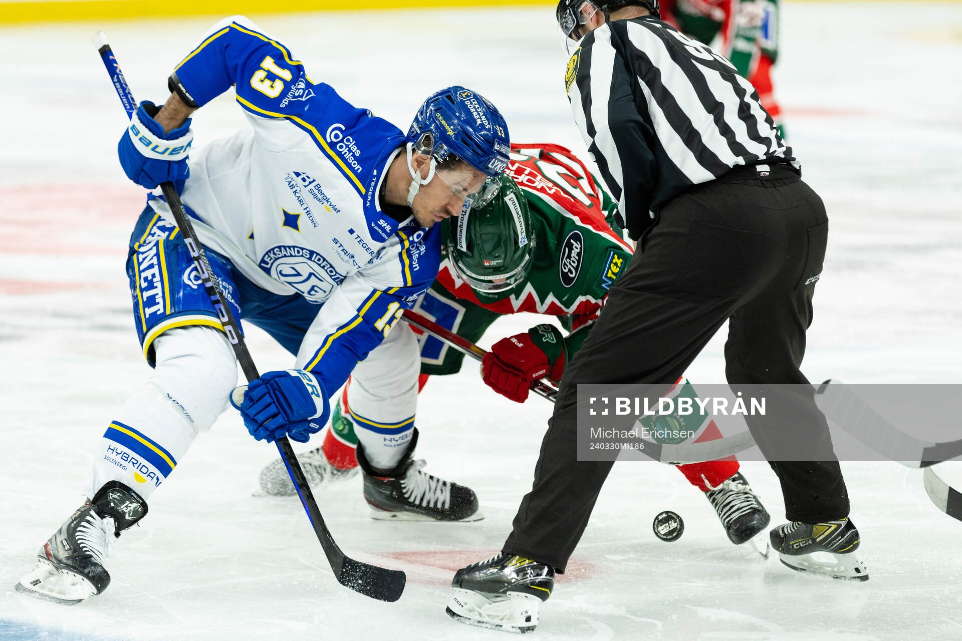 Leksands Jon Knuts tekar mot Frölundas Nicklas Lasu