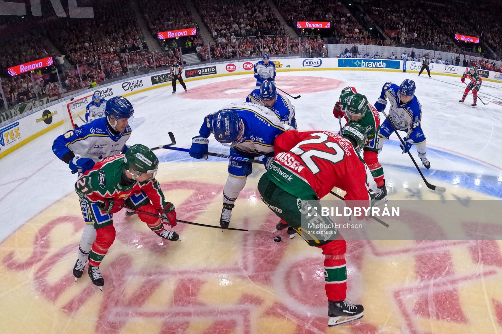 Leksands Jon Knuts tekar mot Frölundas Linus Nässén