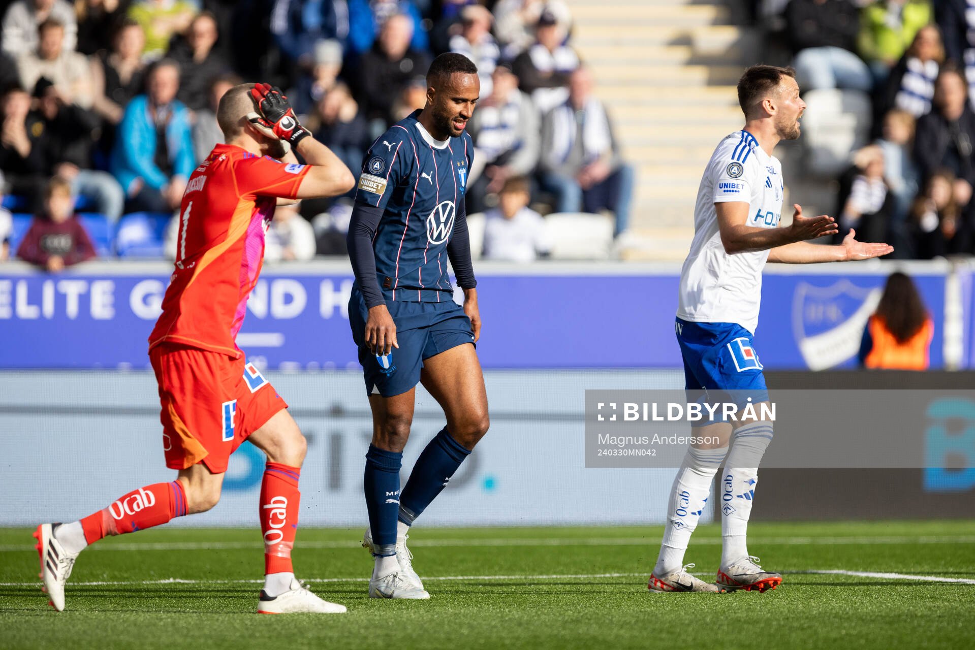 Malmö FFs Isaac Kiese Thelin deppar