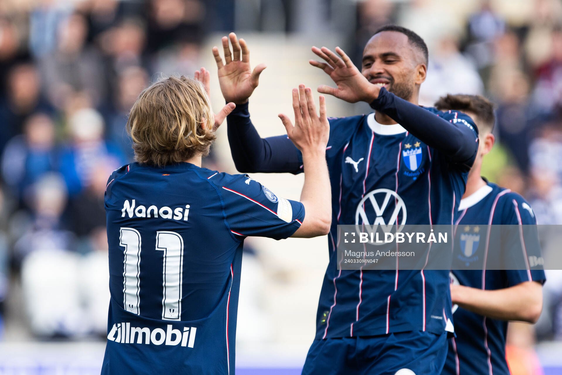 Malmö FFs Sebastian Nanasi jublar Isaac Kiese Thelin