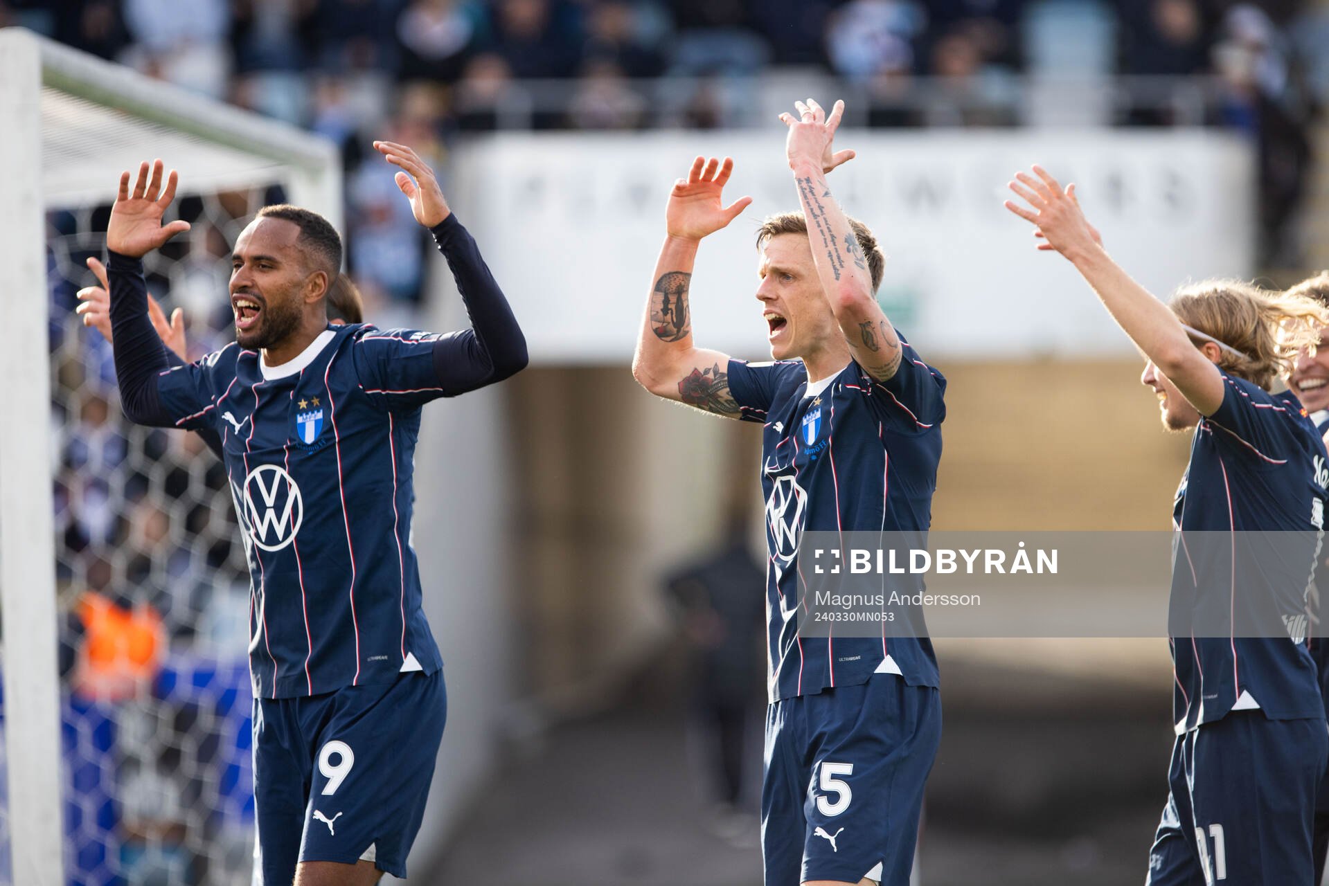 Malmö FFs Søren Rieks jublar med Isaac Kiese Thelin