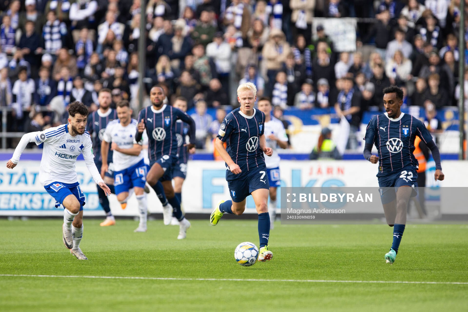 IFK Norrköpings Laorent Shabani mot Malmö FFs Otto Rosengren och Taha Ali under fotbollsmatchen i Allsvenskan mellan IFK Norrköping och Malmö FF den 30 mars 2024 i Norrköping.