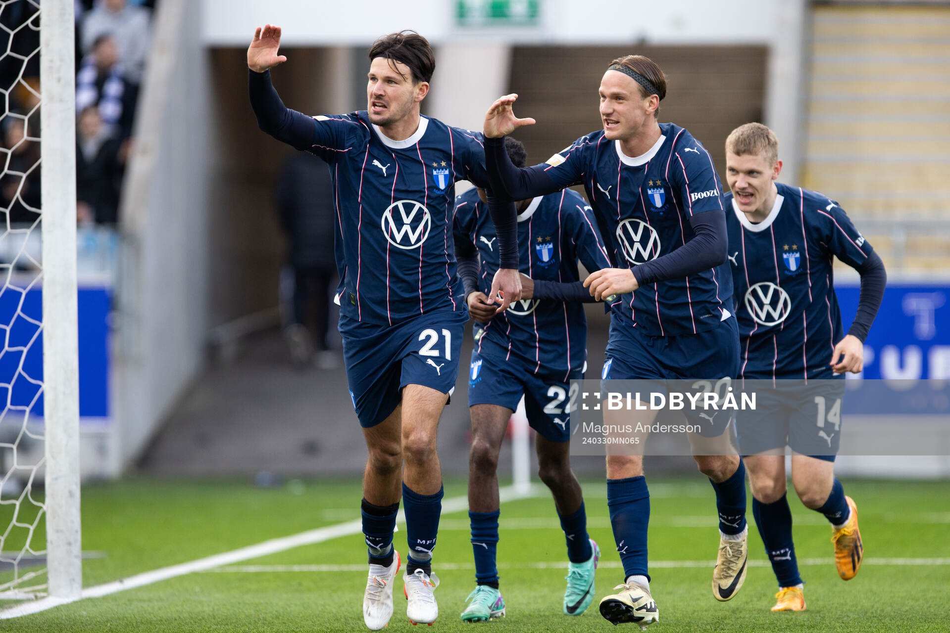 Malmö FFs Stefano Vecchia och Erik Botheim jublar