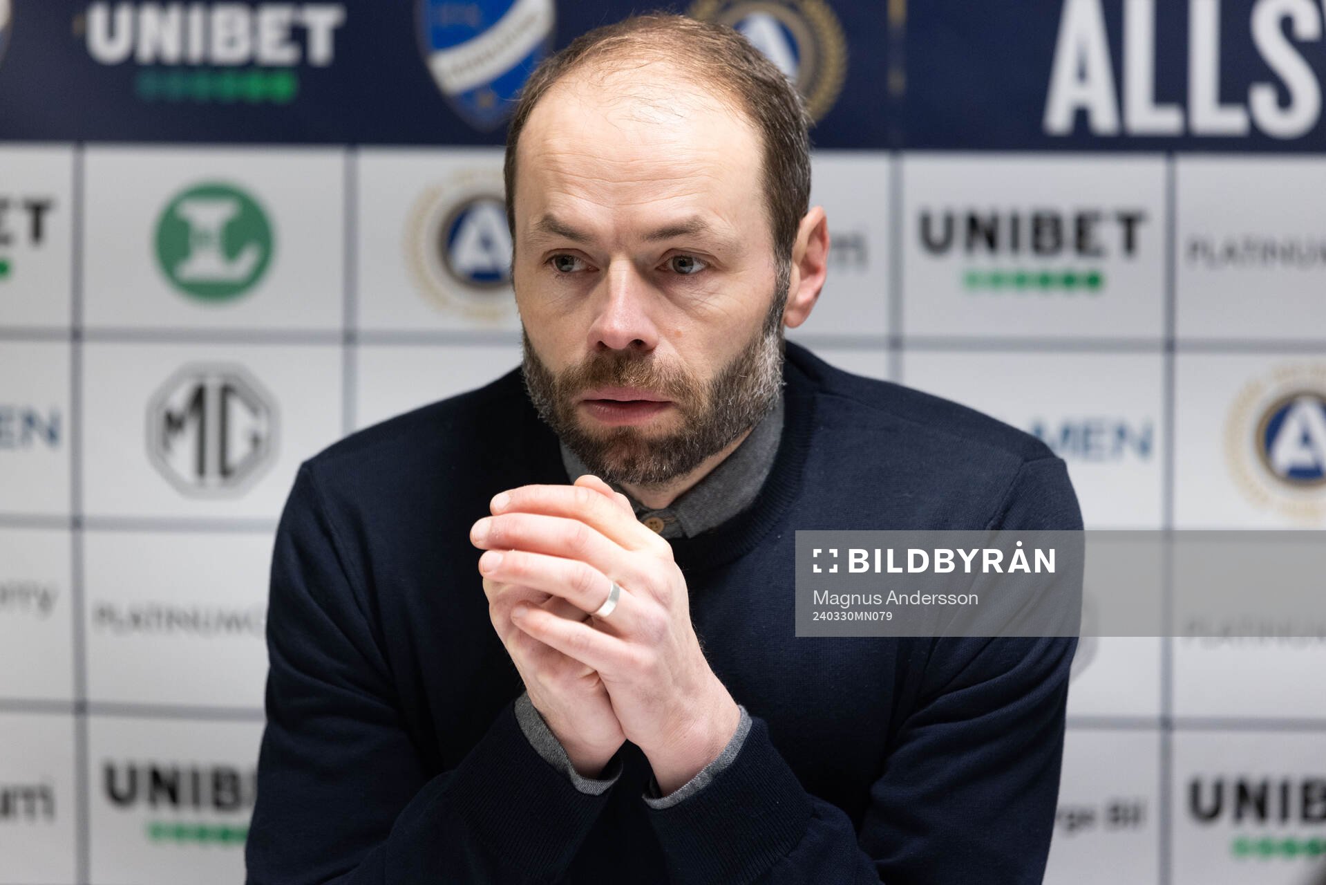 IFK Norrköpings tränare Andreas Alm deppar