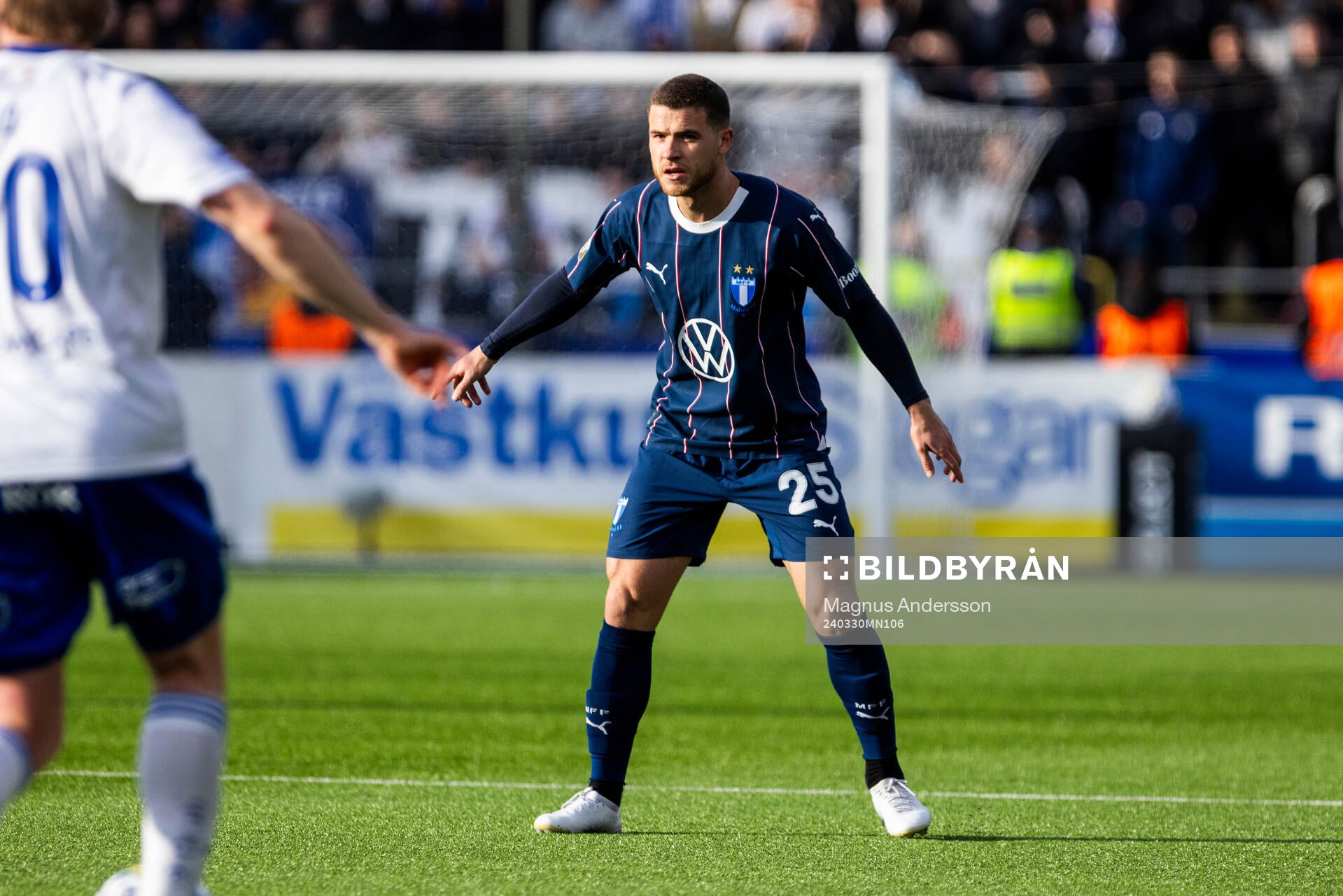 Malmö FFs Gabriel Busanello under fotbollsmatchen i Allsvenskan mellan IFK Norrköping och Malmö FF den 30 mars 2024 i Norrköping.