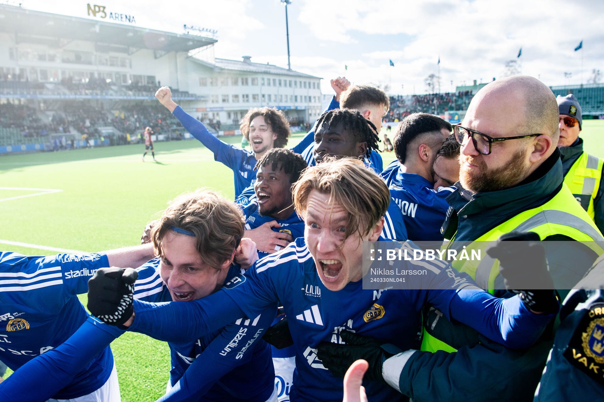 GIF Sundsvalls Marcus Burman och Jesper Carström jublar