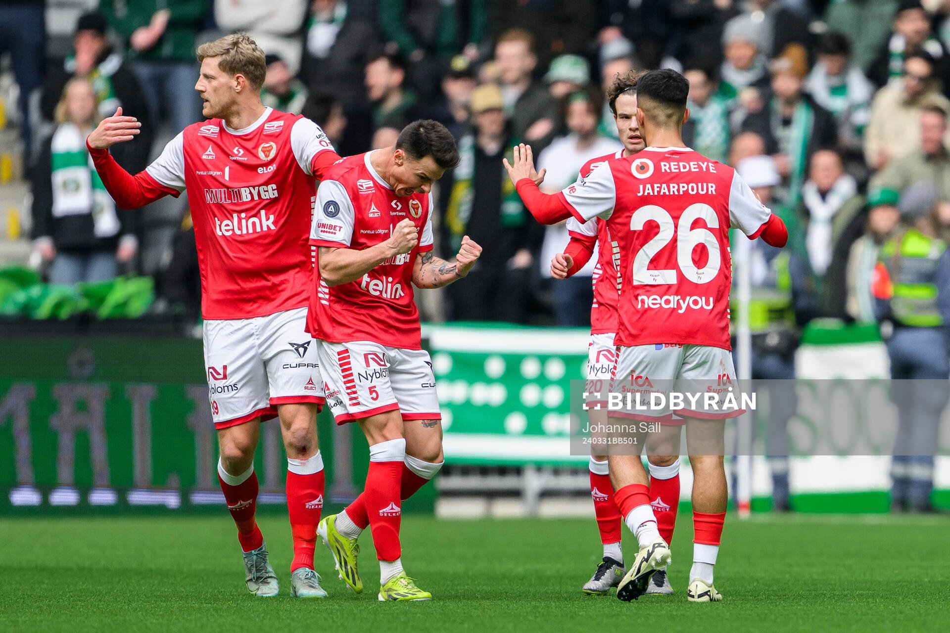Kalmars Melker Hallberg jublar efter 2-1 under fotbollsmatchen i Allsvenskan mellan Hammarby och Kalmar den 31 mars 2024 i Stockholm. 